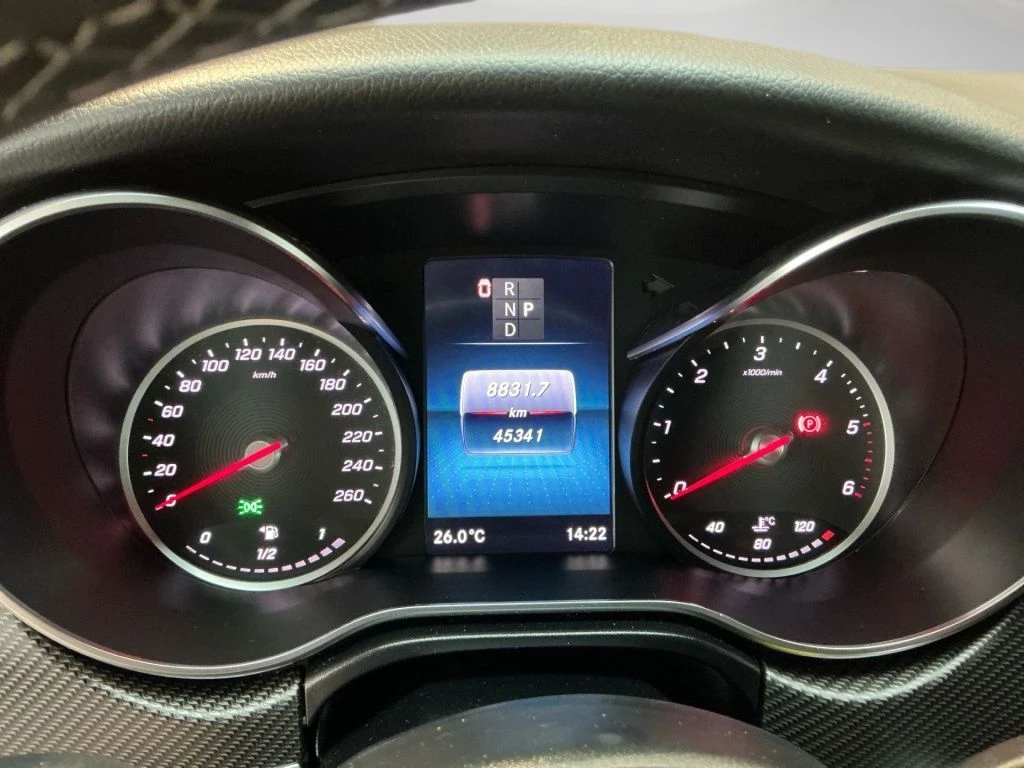 Mercedes-Benz-V-Klasse 300-image-11