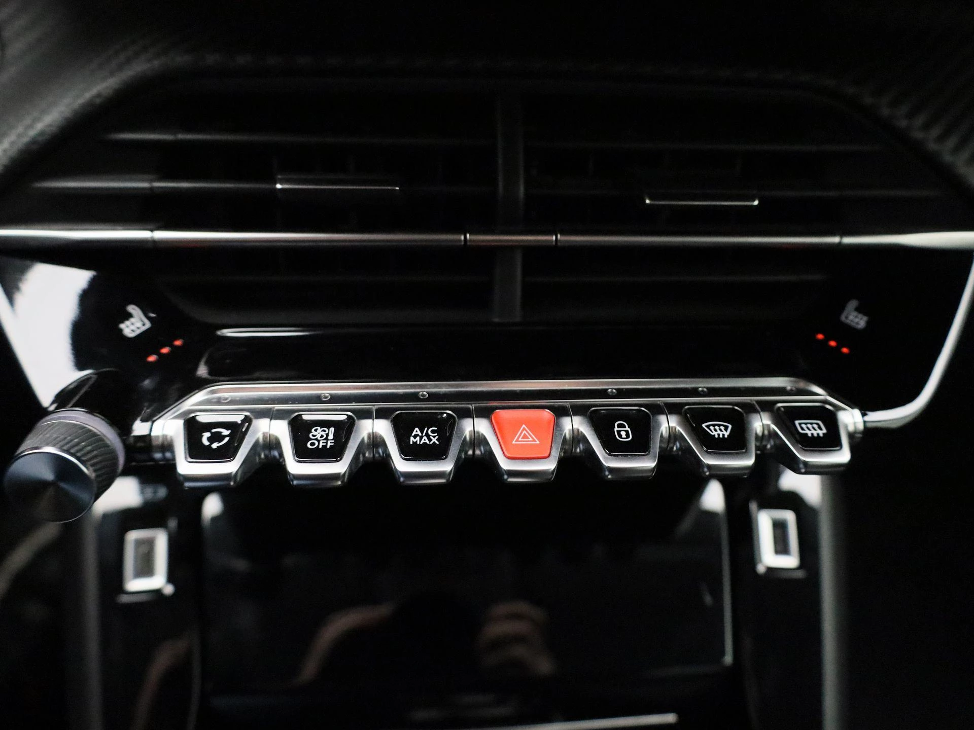 Peugeot-e-208-image-26