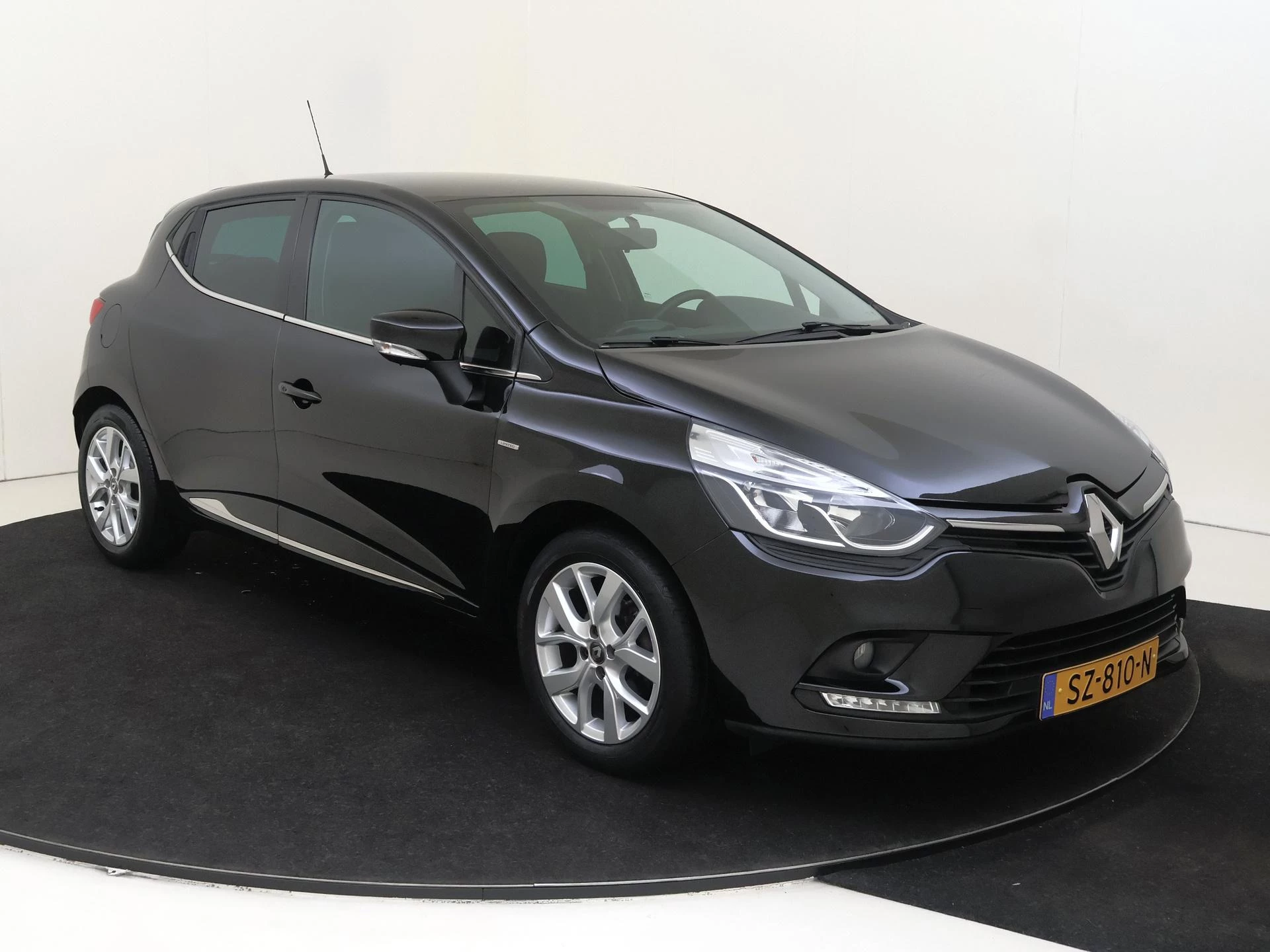 Renault-Clio-image-1