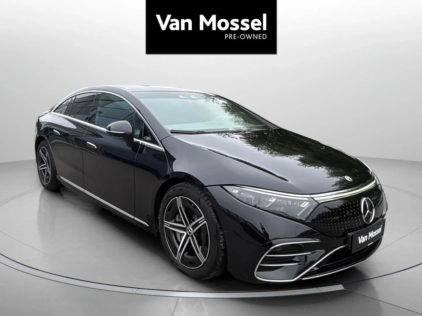 Mercedes-Benz-EQS-image-6