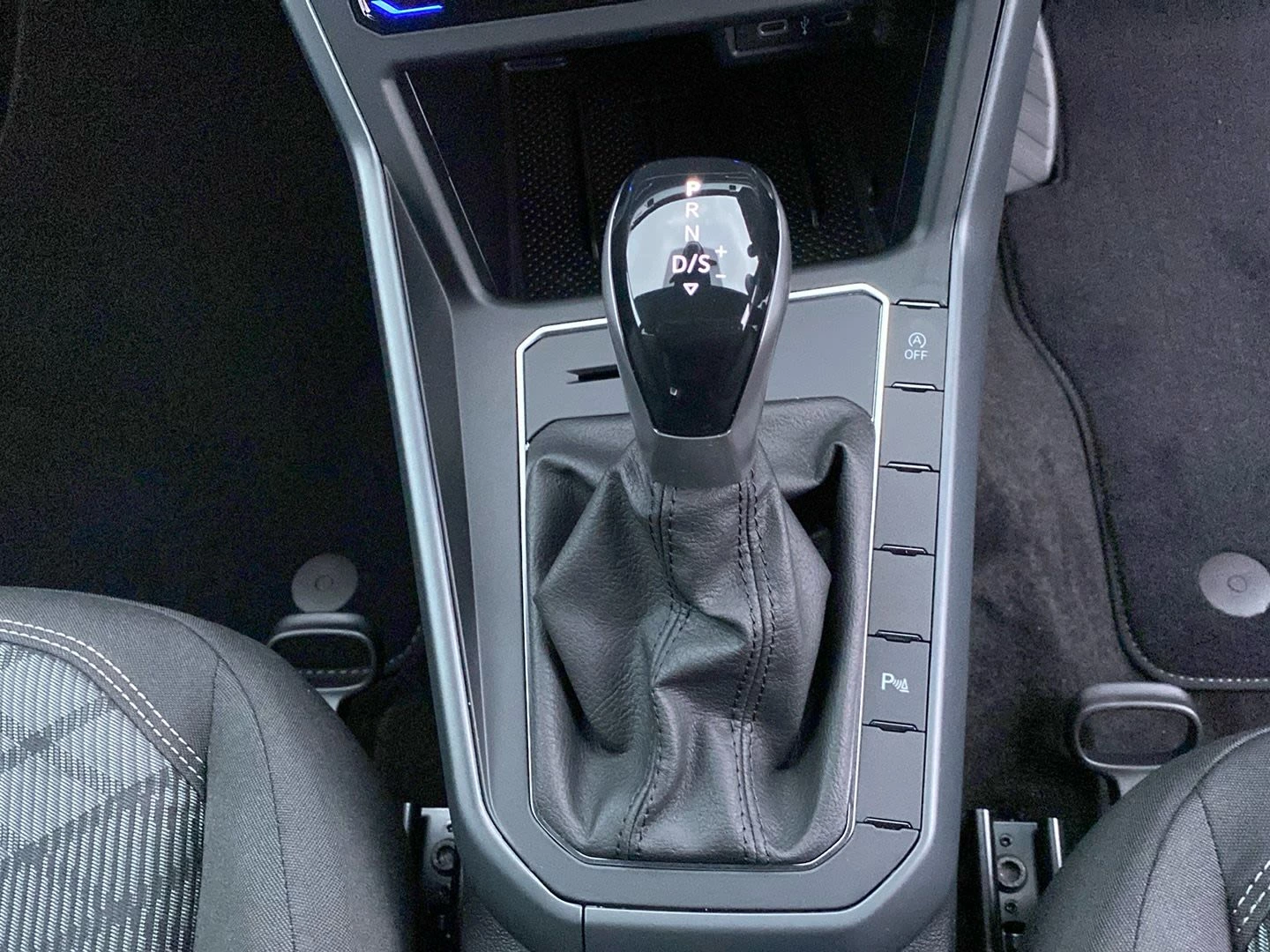 Volkswagen-Polo-image-11