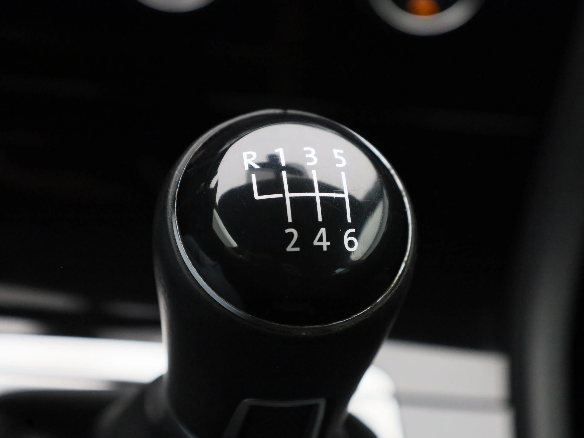 Volkswagen-Golf-image-22