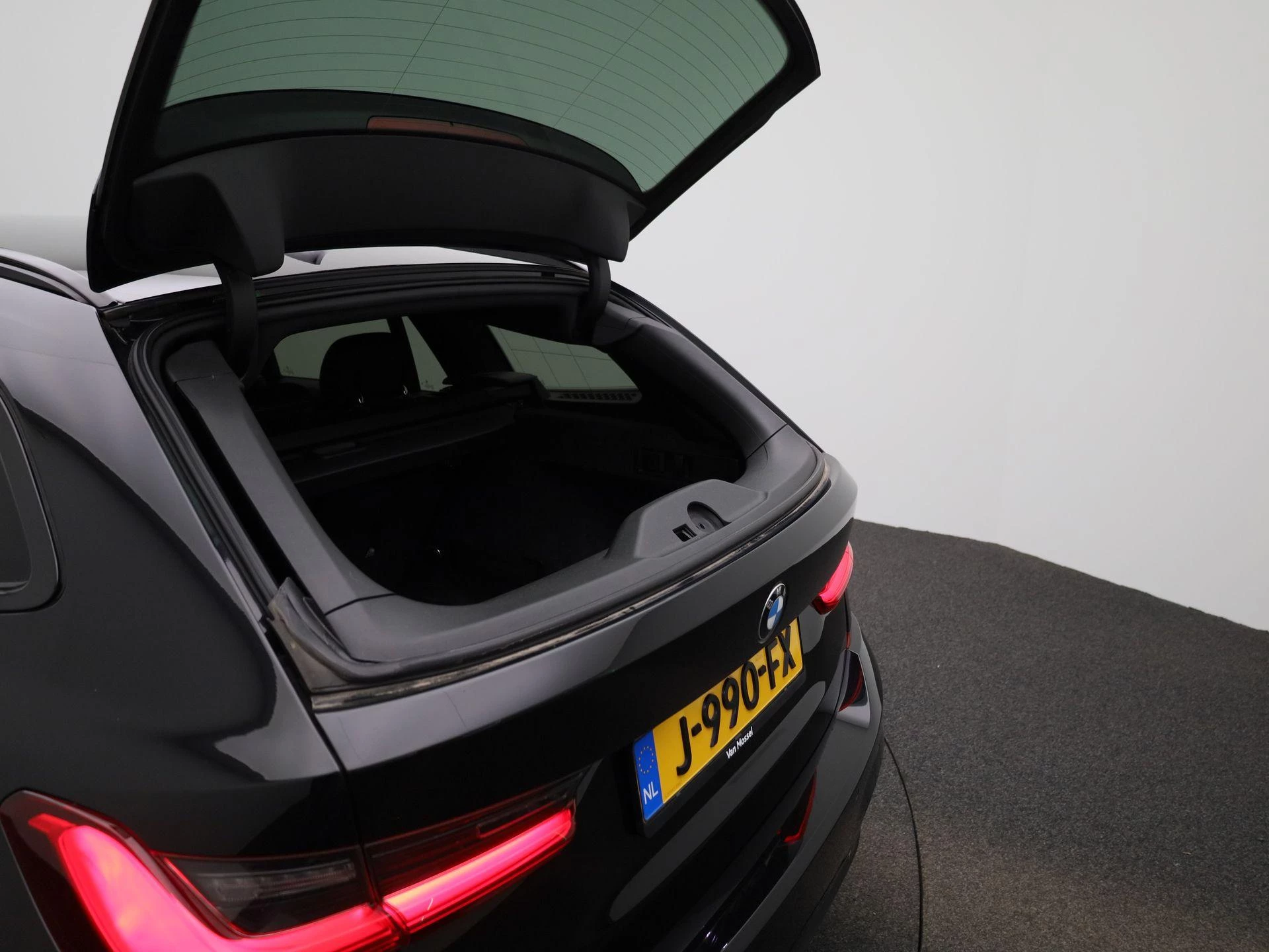 BMW 3 Serie Touring 318i High Executive Edition