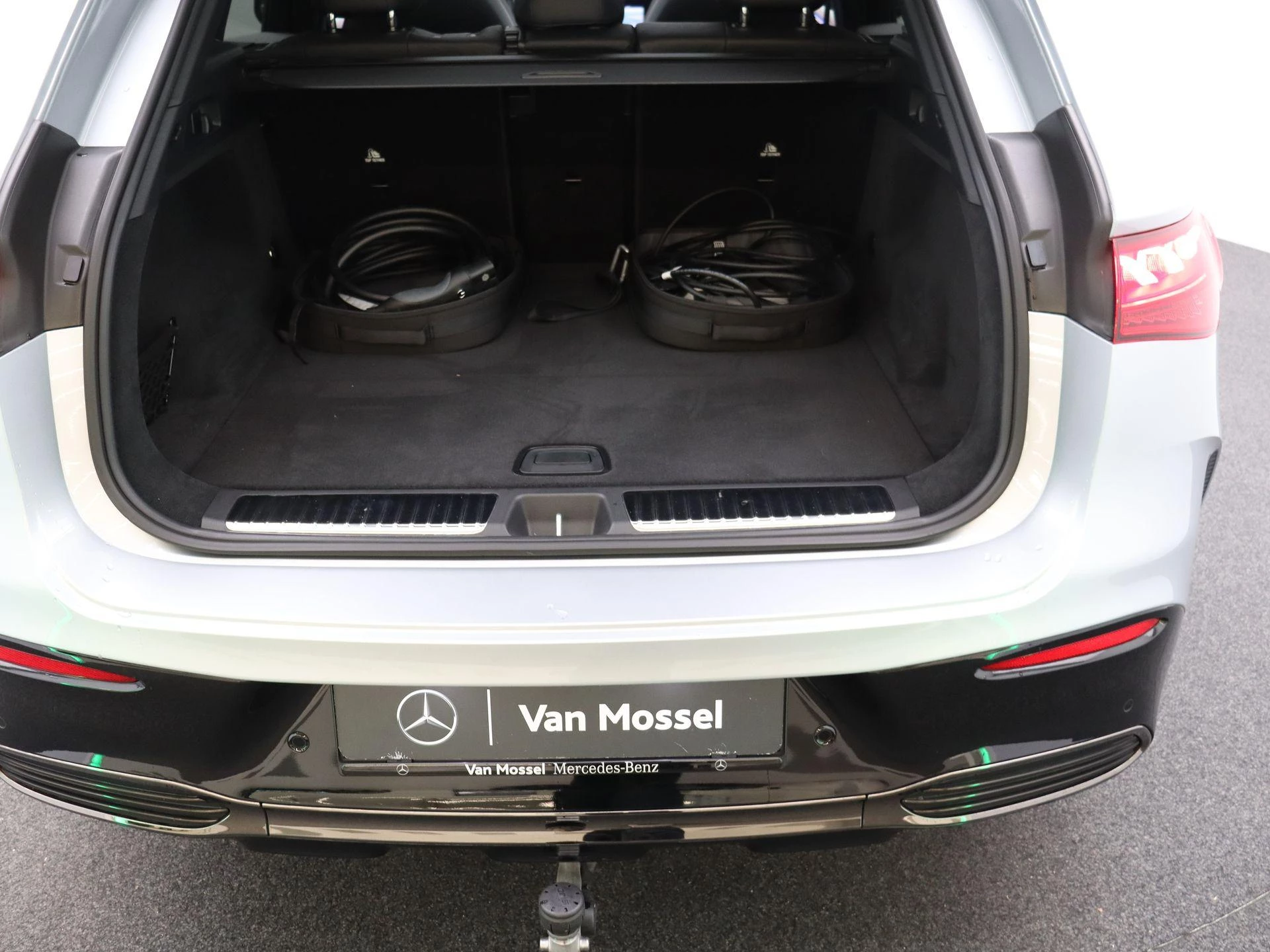 Mercedes-Benz EQE SUV 43 4MATIC Night Edition + NAPPA + PANO DAK + DIGITAL LIGHT + HYPERSCREEN +