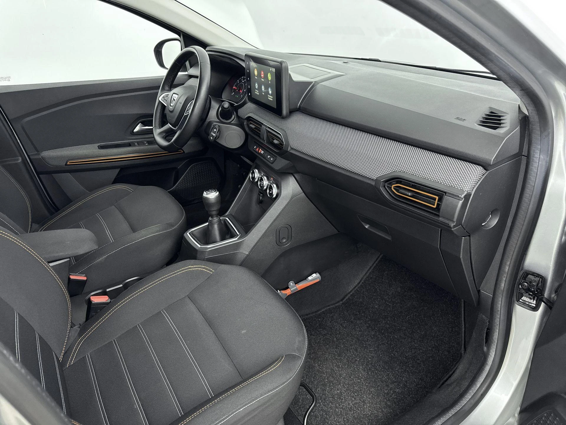 Dacia-Sandero Stepway-image-16