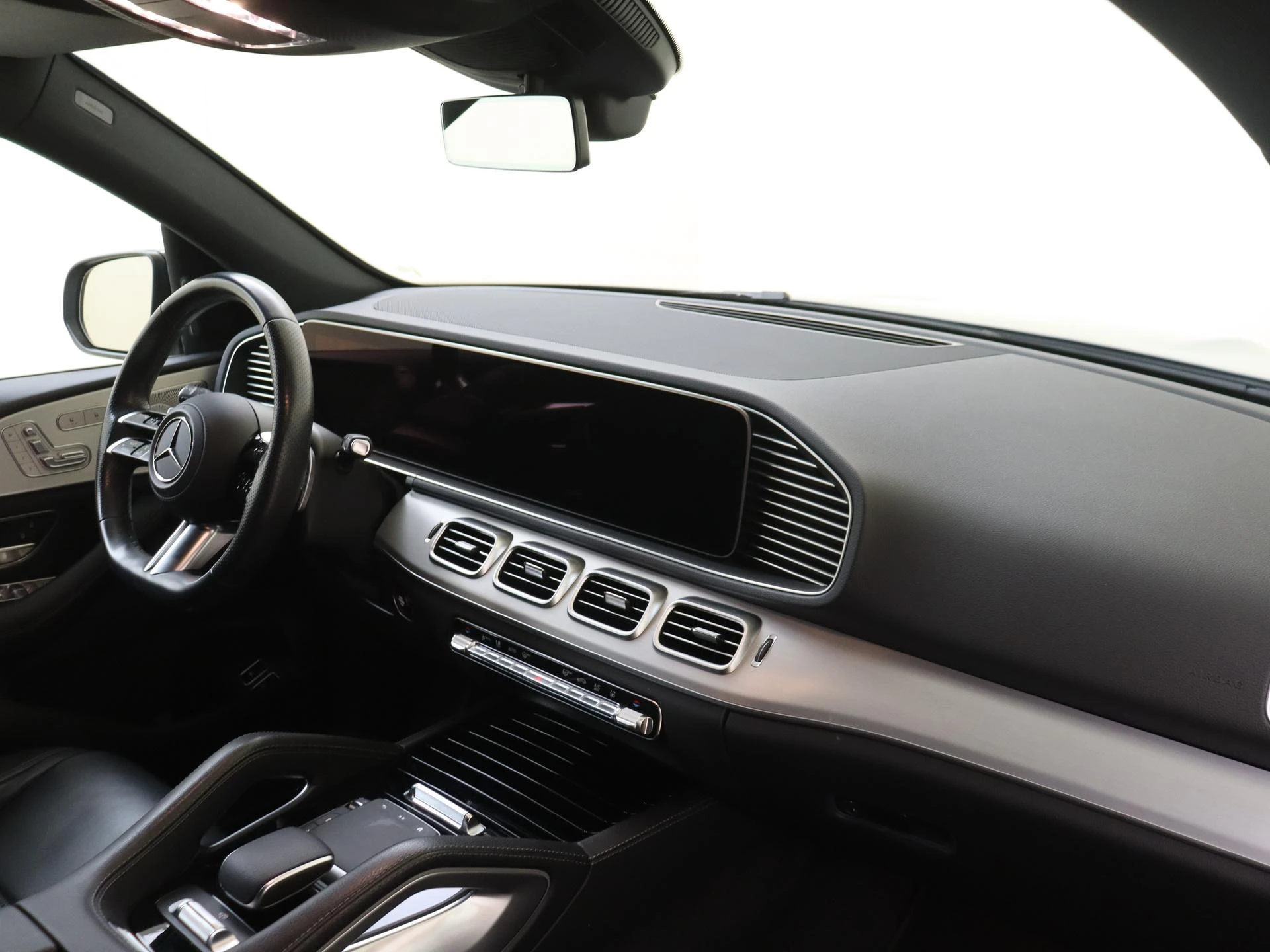 Mercedes-Benz-GLE-image-8