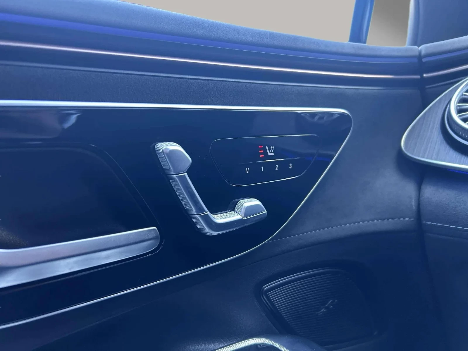 Mercedes-Benz-EQE-image-10