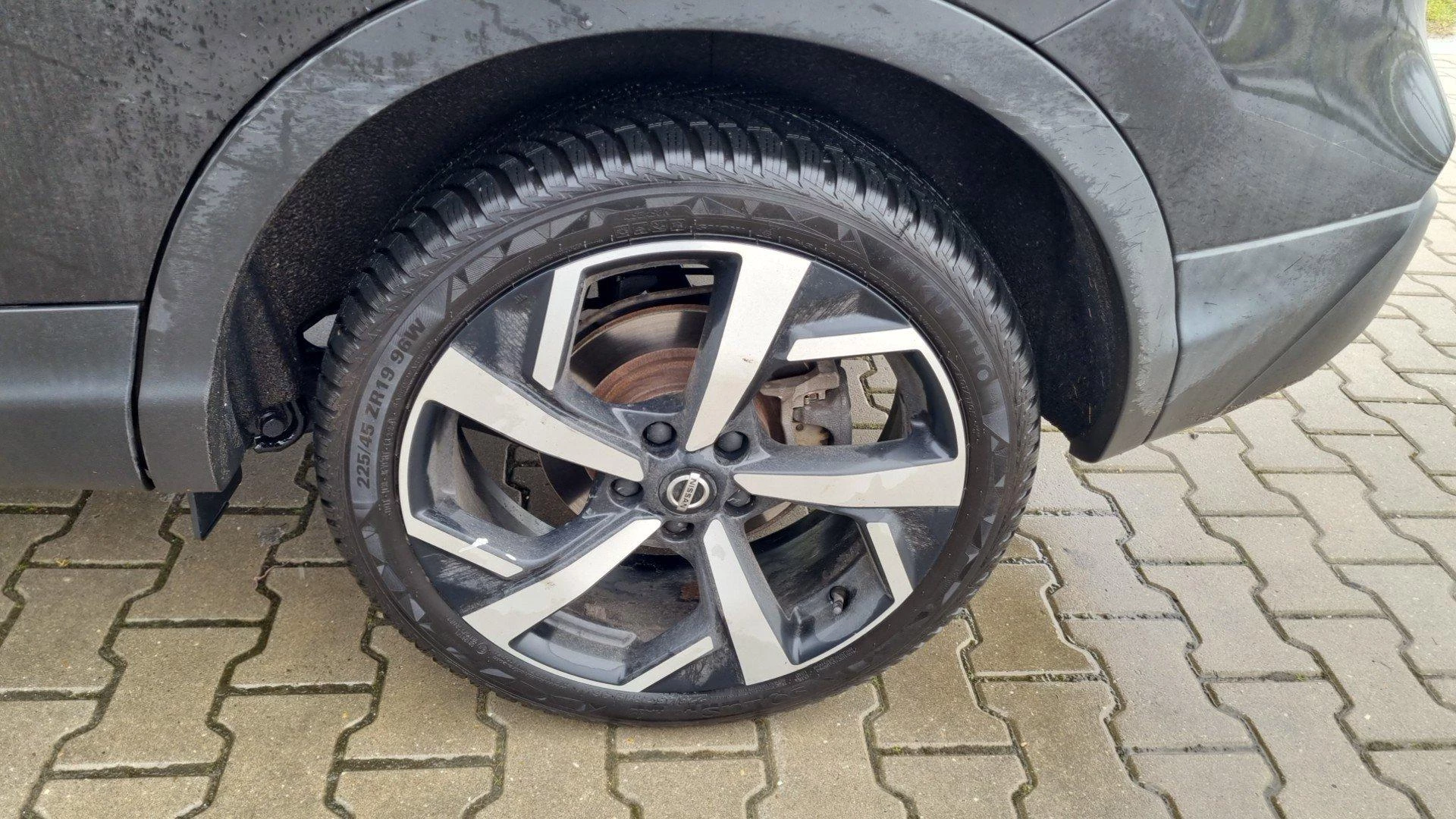 Nissan-QASHQAI-image-12