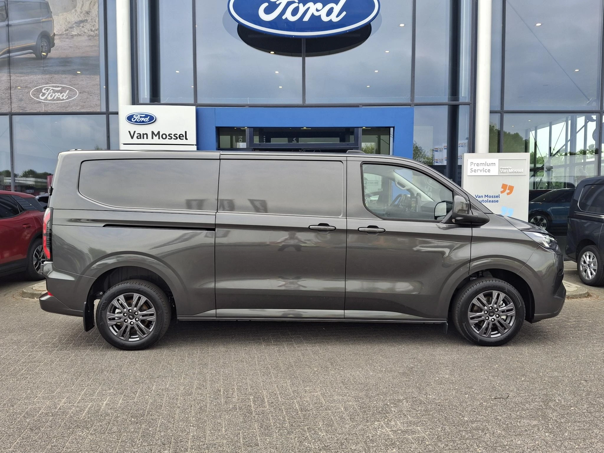 Ford E-Transit Custom L2 Limited 71 kWh