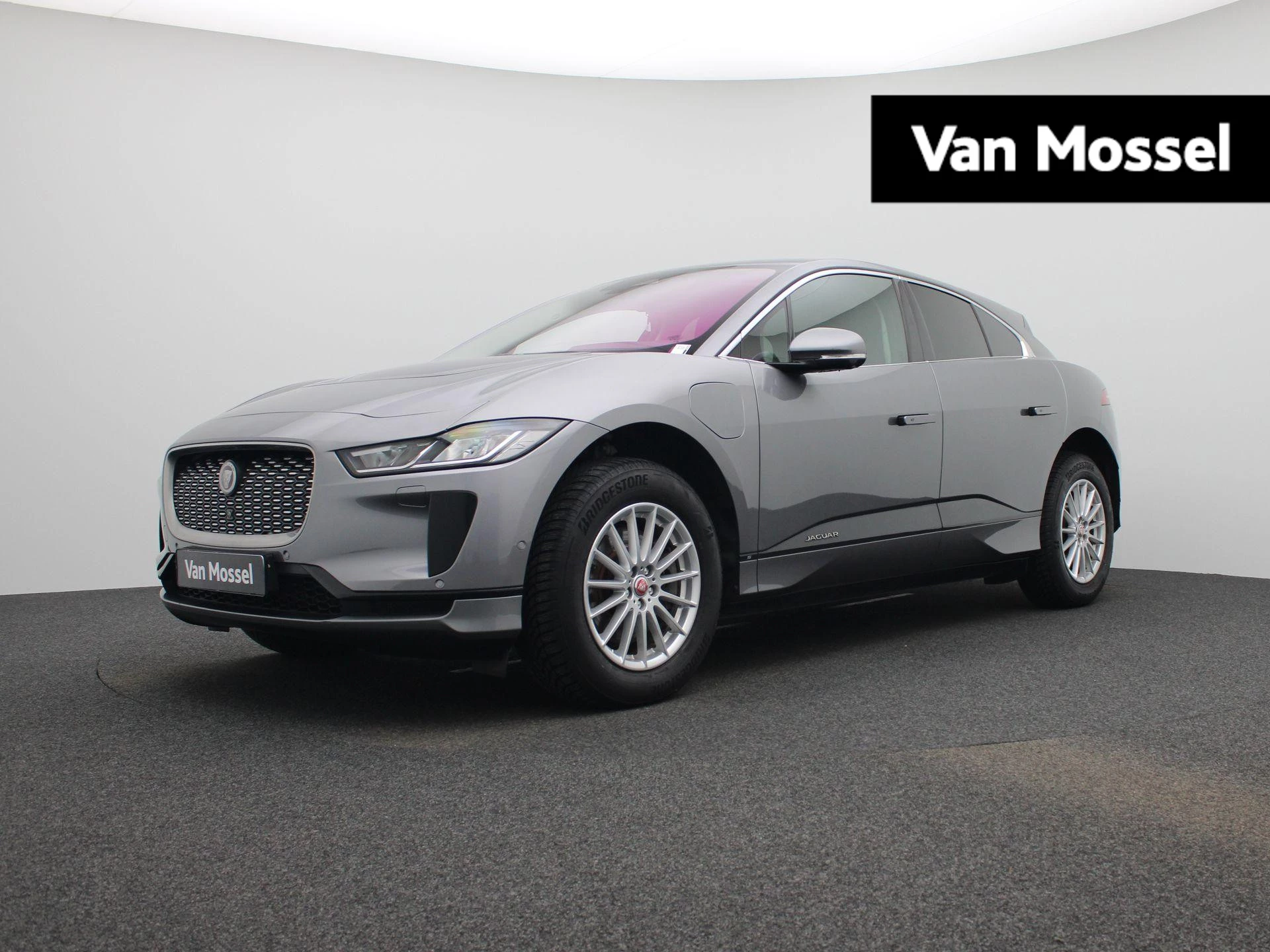 Jaguar-I-PACE-image-0