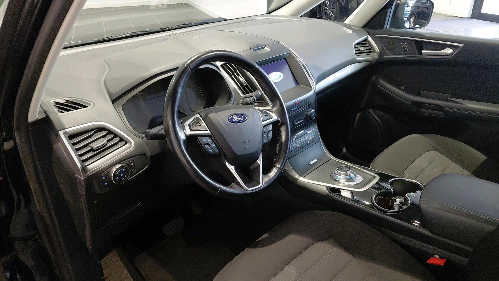 Ford-Galaxy-image-7