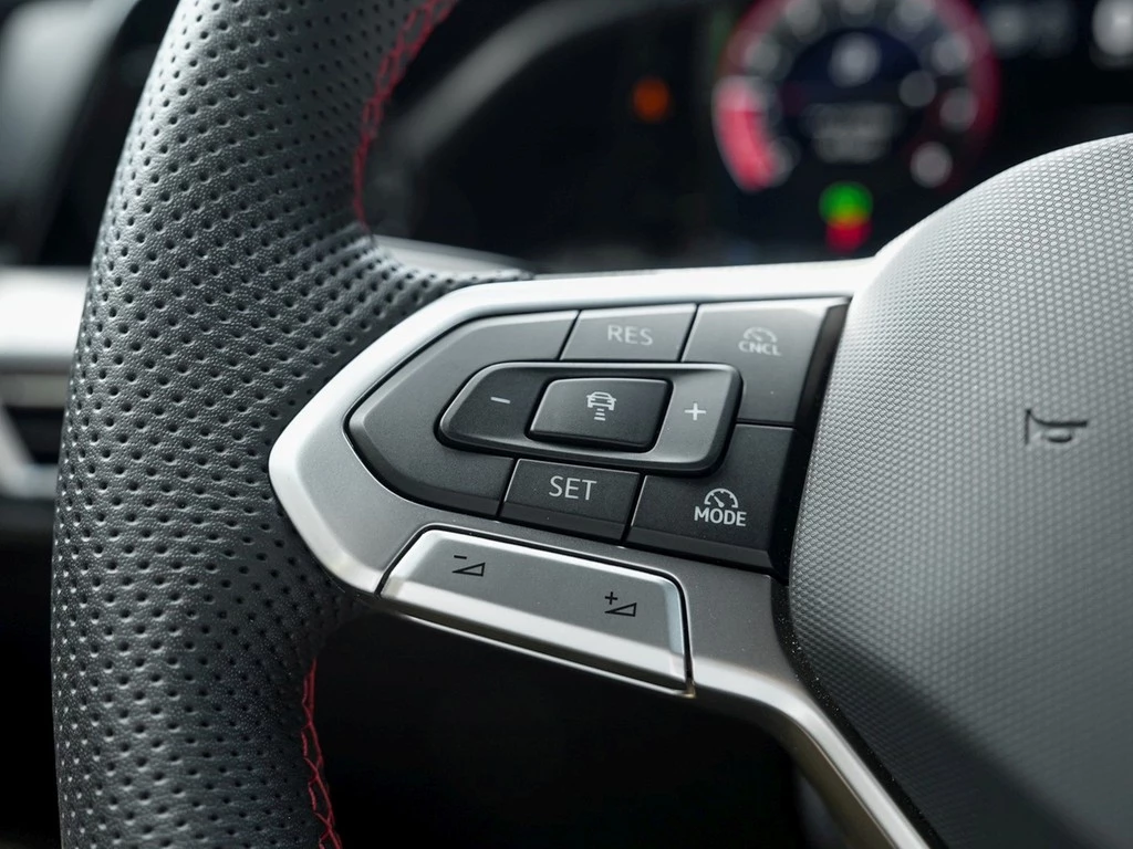 Volkswagen Golf GTI Clubsport 2.0 TSI DSG "1,49%" Akrapovic, IQ.Light, 360°Kam., ACC,