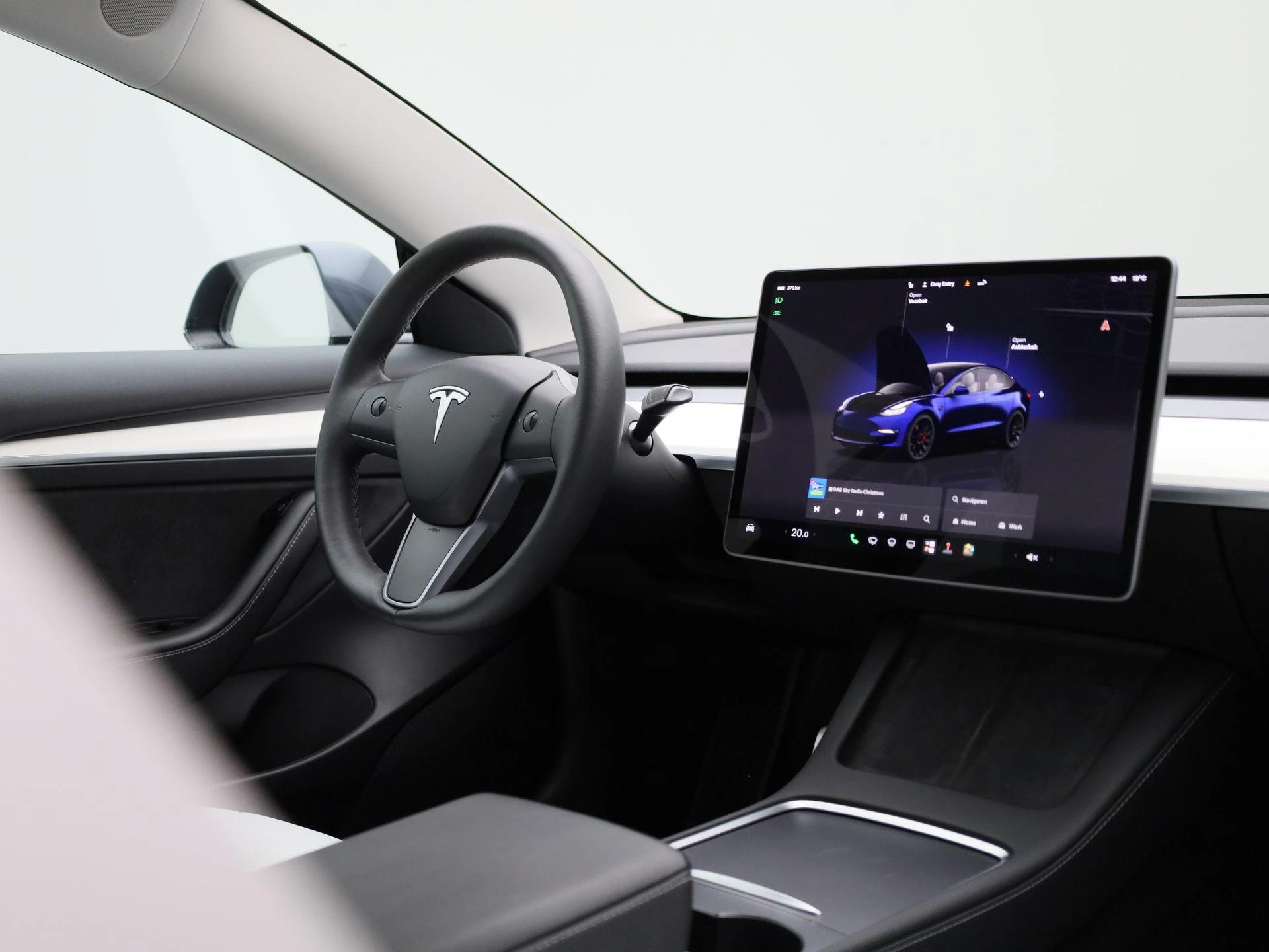 Tesla-Model 3-image-38