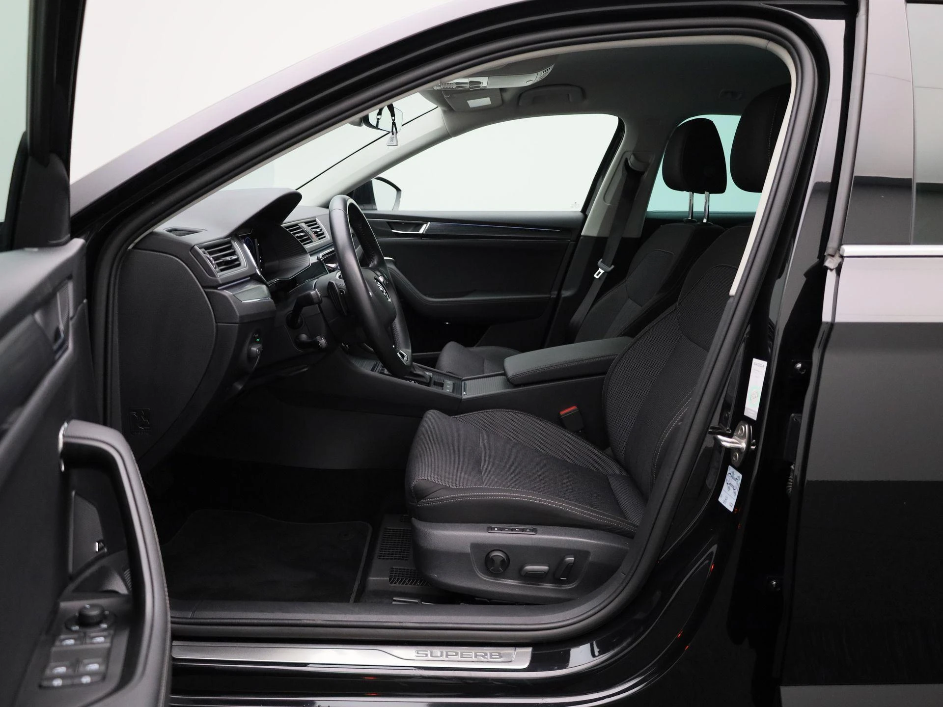 Škoda Superb 1.4 TSI iV DSG STYLE COMBI