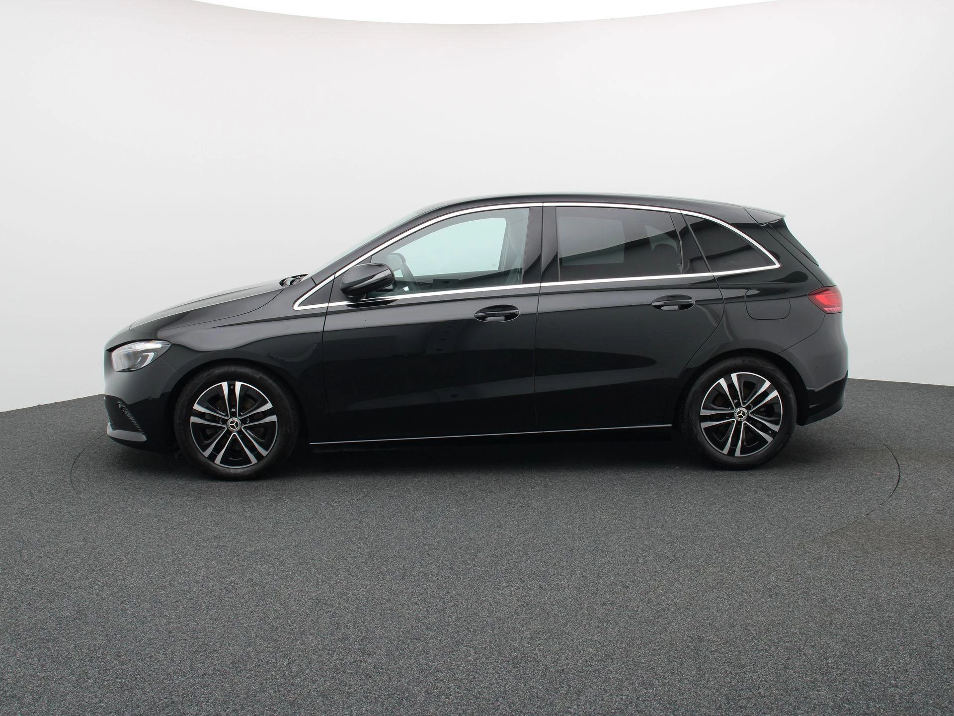 Mercedes-Benz B-Klasse 180 d Business Line + CARPLAY + LED + CAMERA +