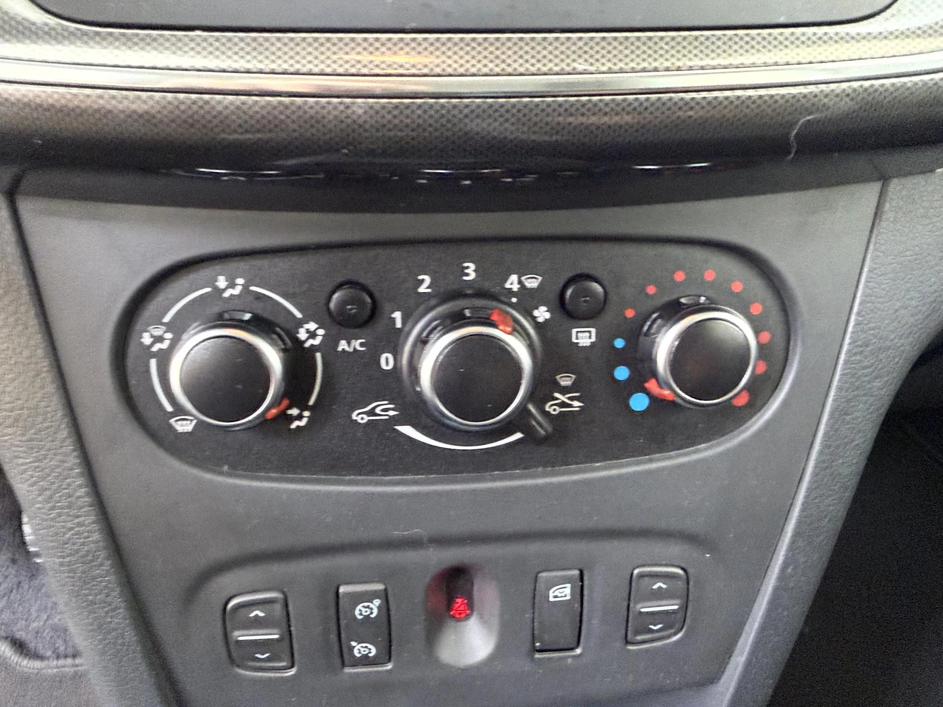 Dacia-Sandero Stepway-image-17