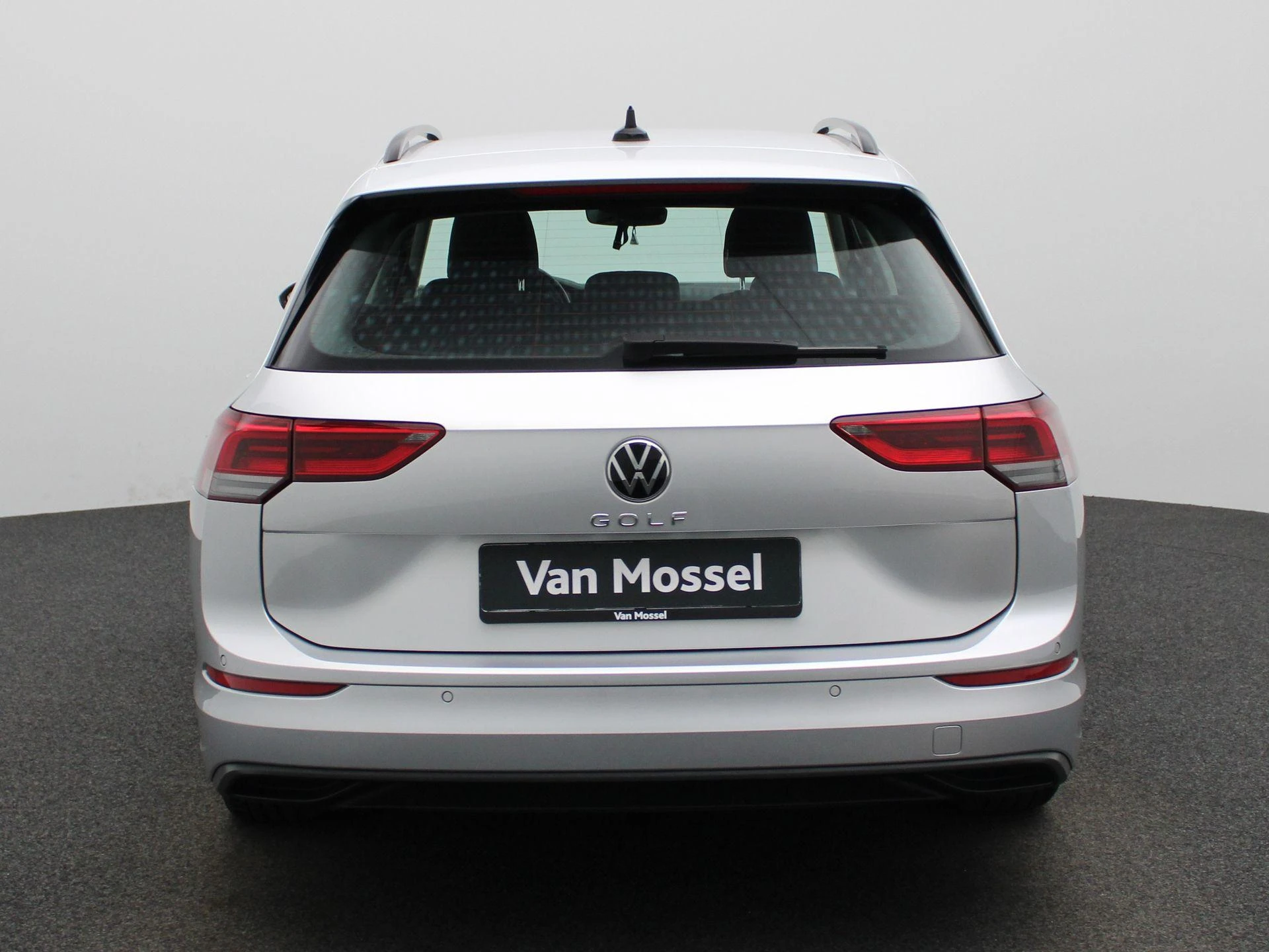 Volkswagen-Golf-image-5