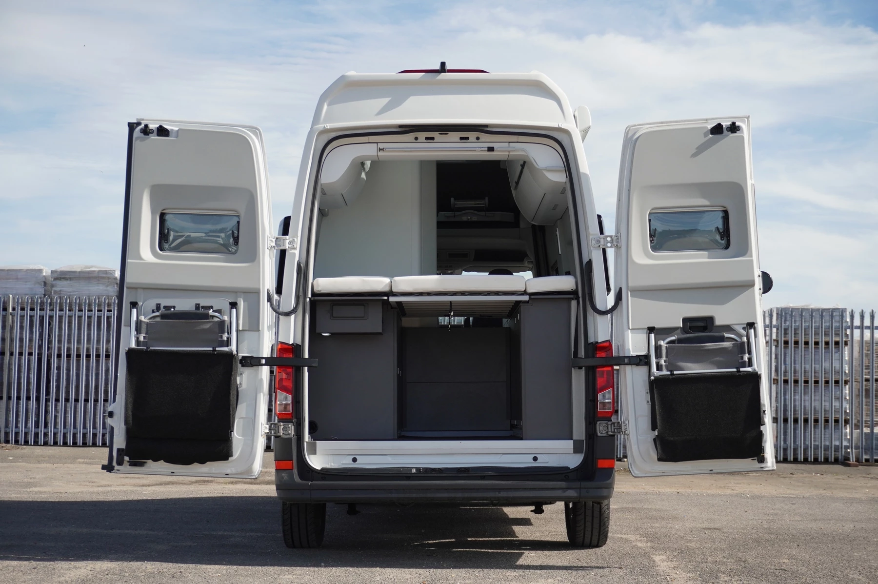 Volkswagen-California-image-22