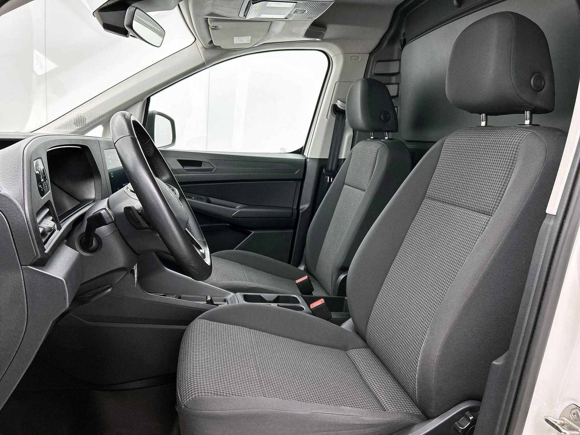Volkswagen-Caddy-image-28