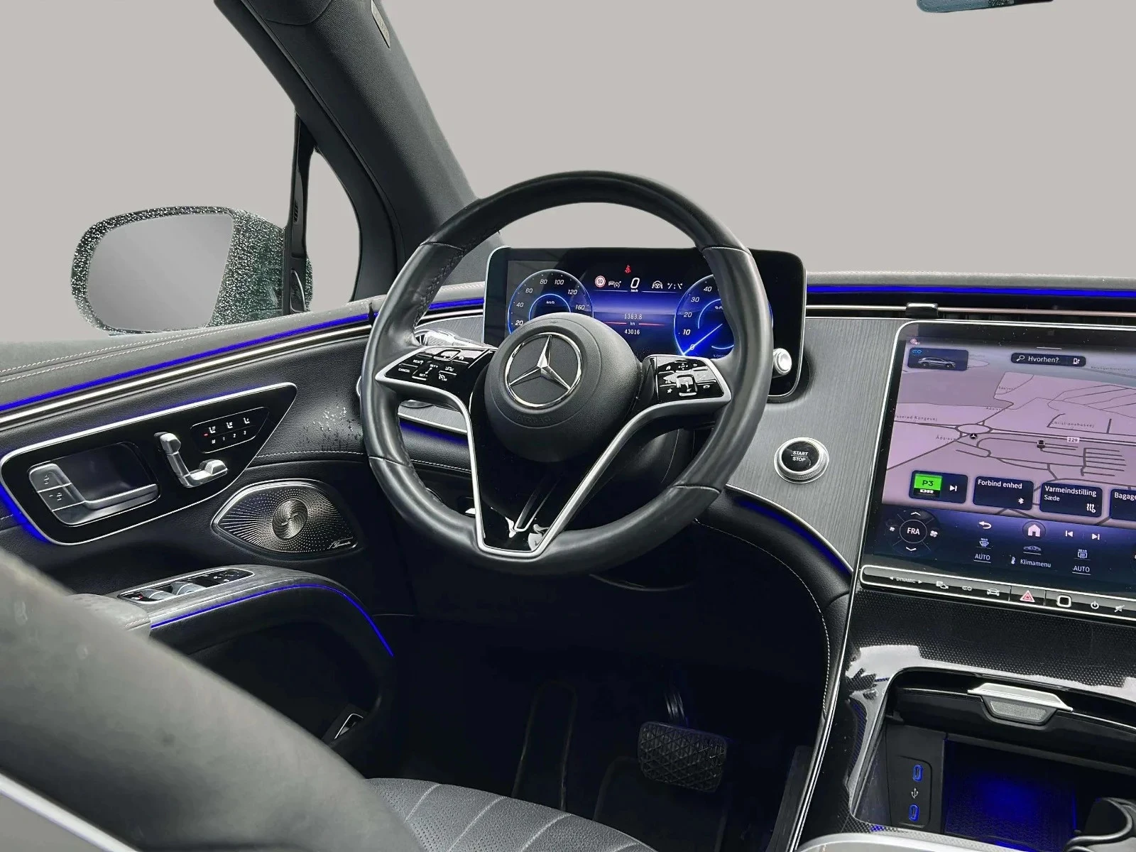 Mercedes-Benz-EQS-image-16