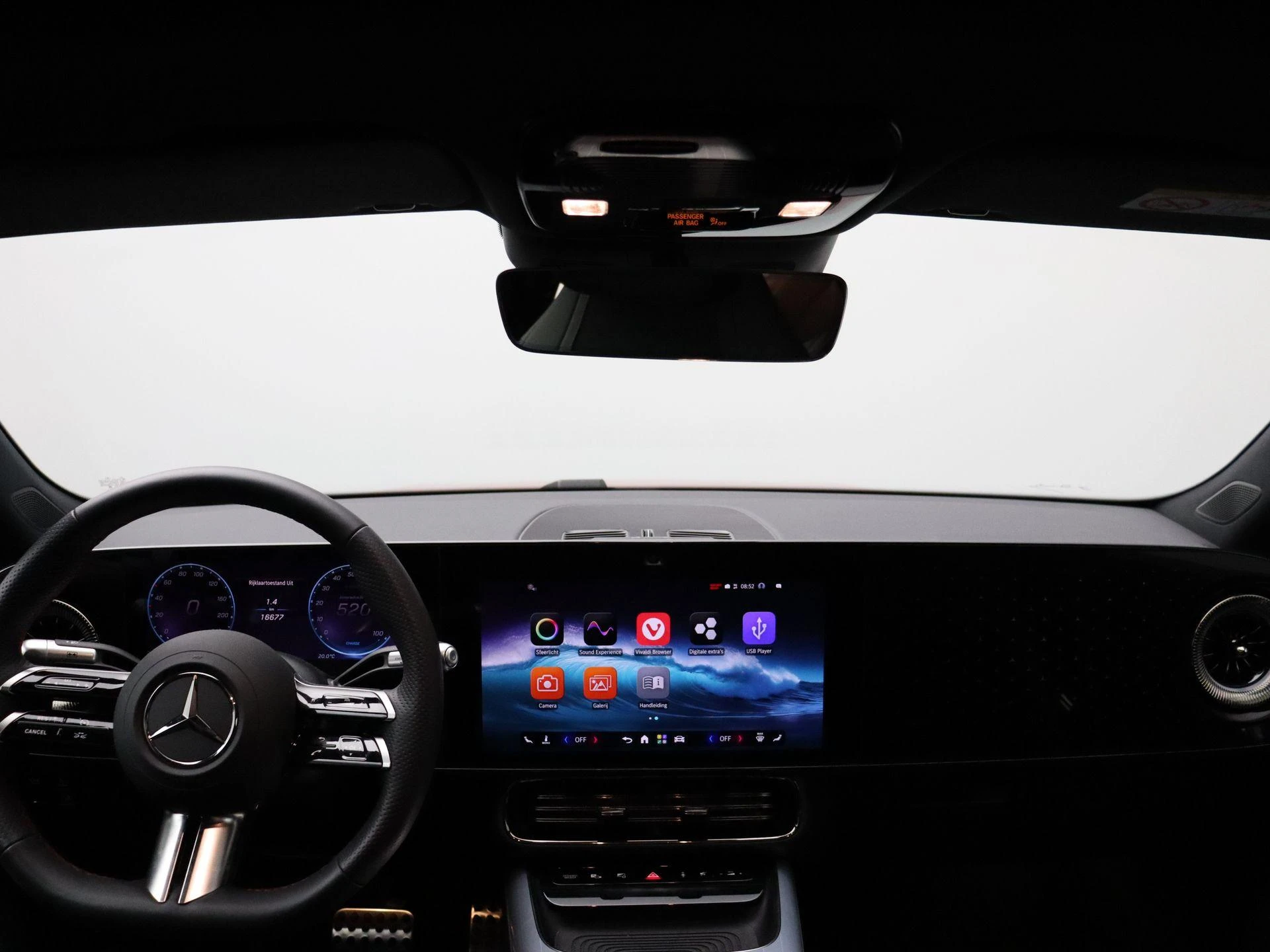 Mercedes-Benz-CLA-image-23
