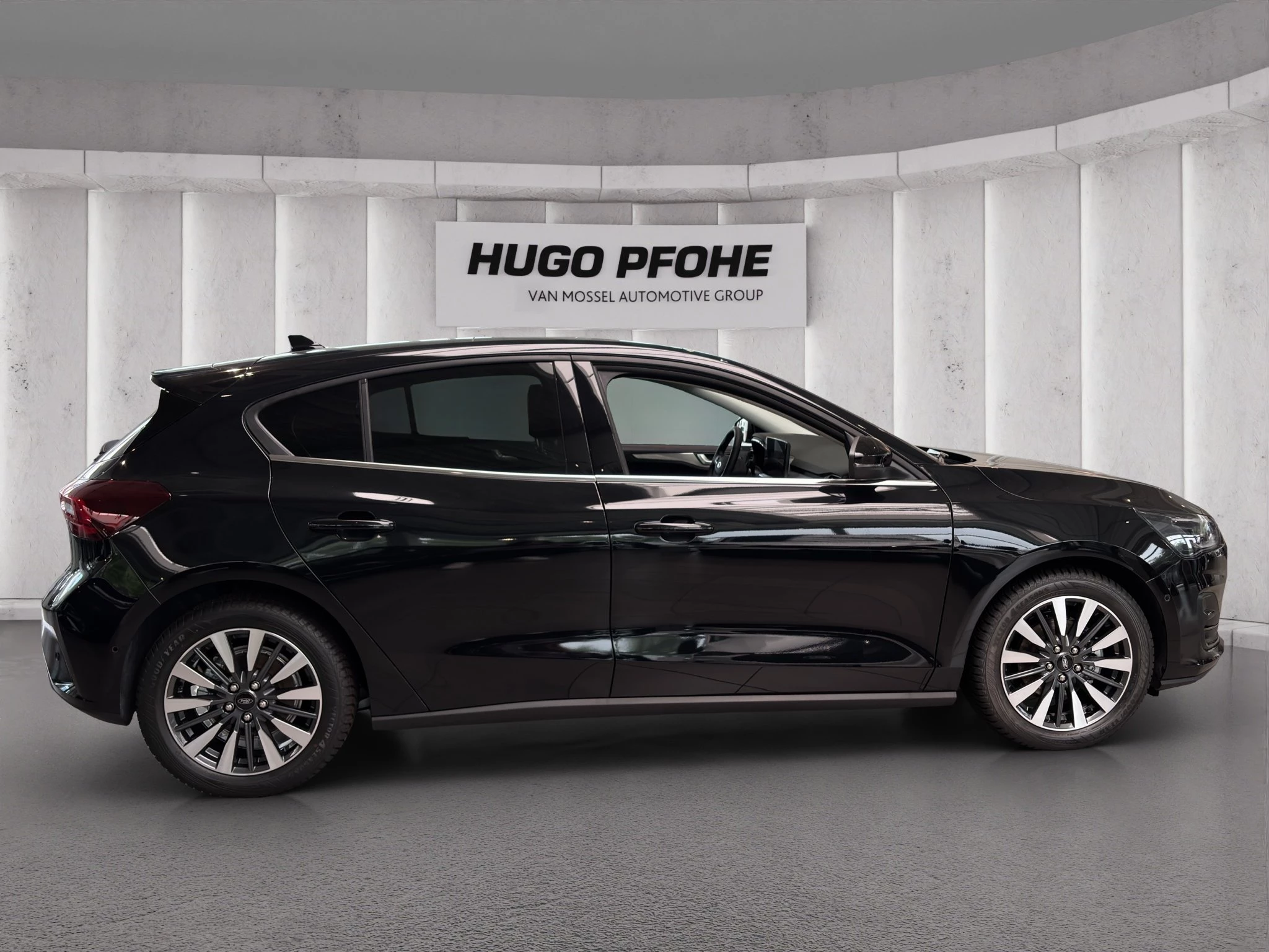 Ford Focus Titanium X Limousine Automatik & Panoramadach *HEZ Aktion*