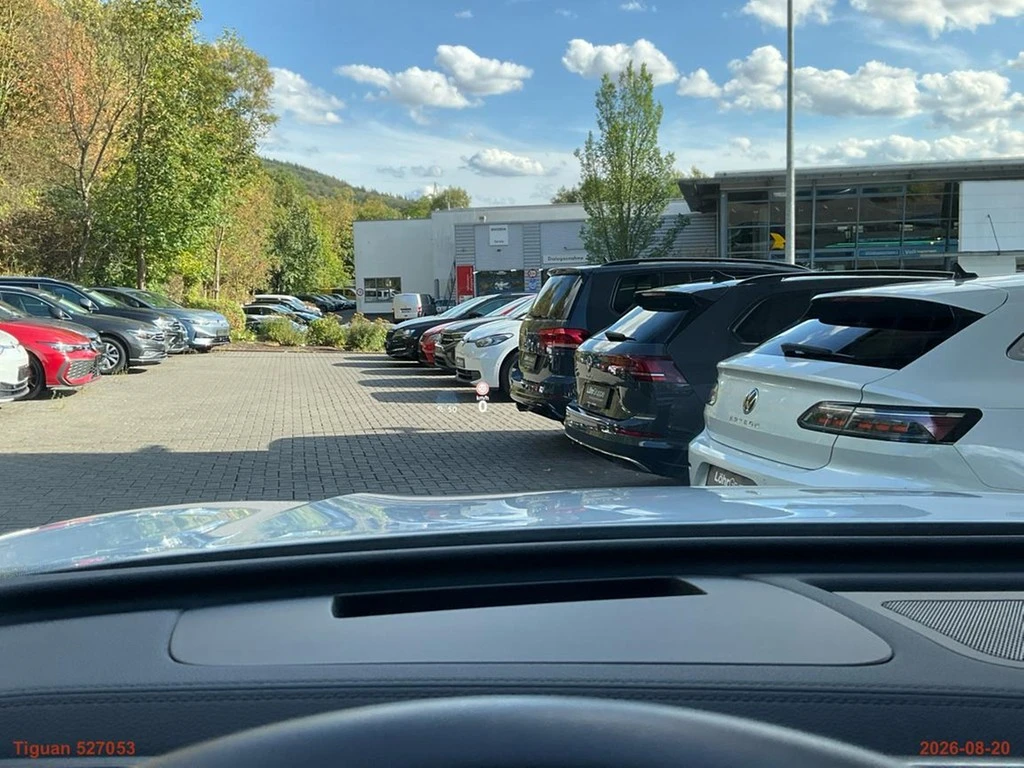 Volkswagen-Tiguan-image-13