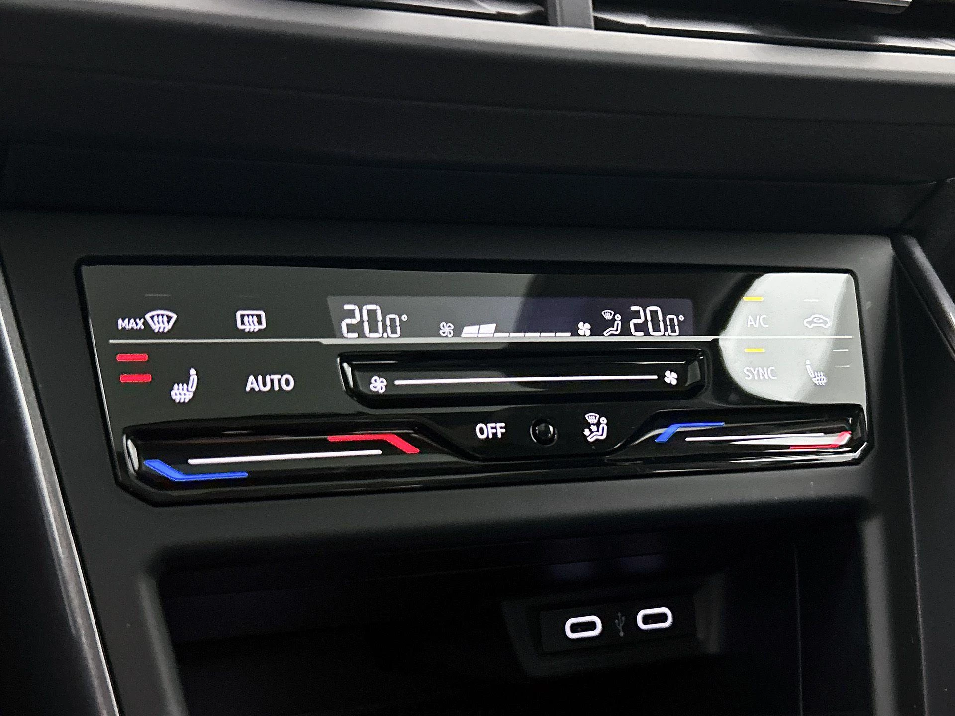 Volkswagen-Polo-image-23