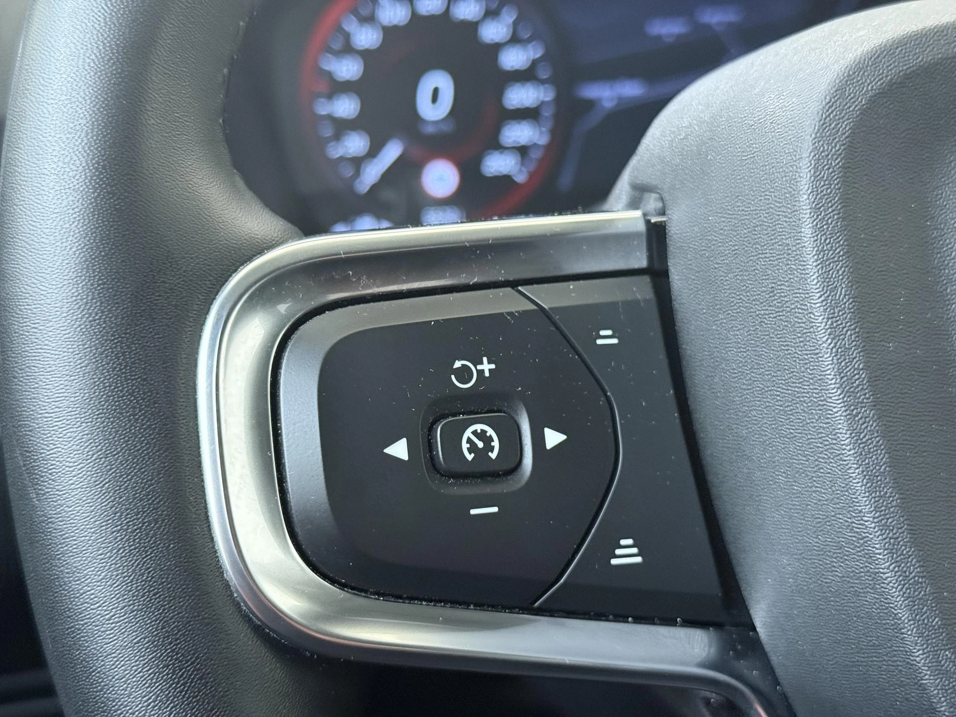 Volvo-XC40-image-11