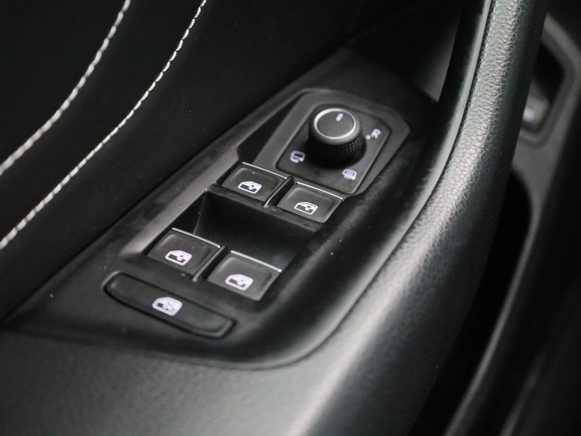 Volkswagen-Arteon-image-31