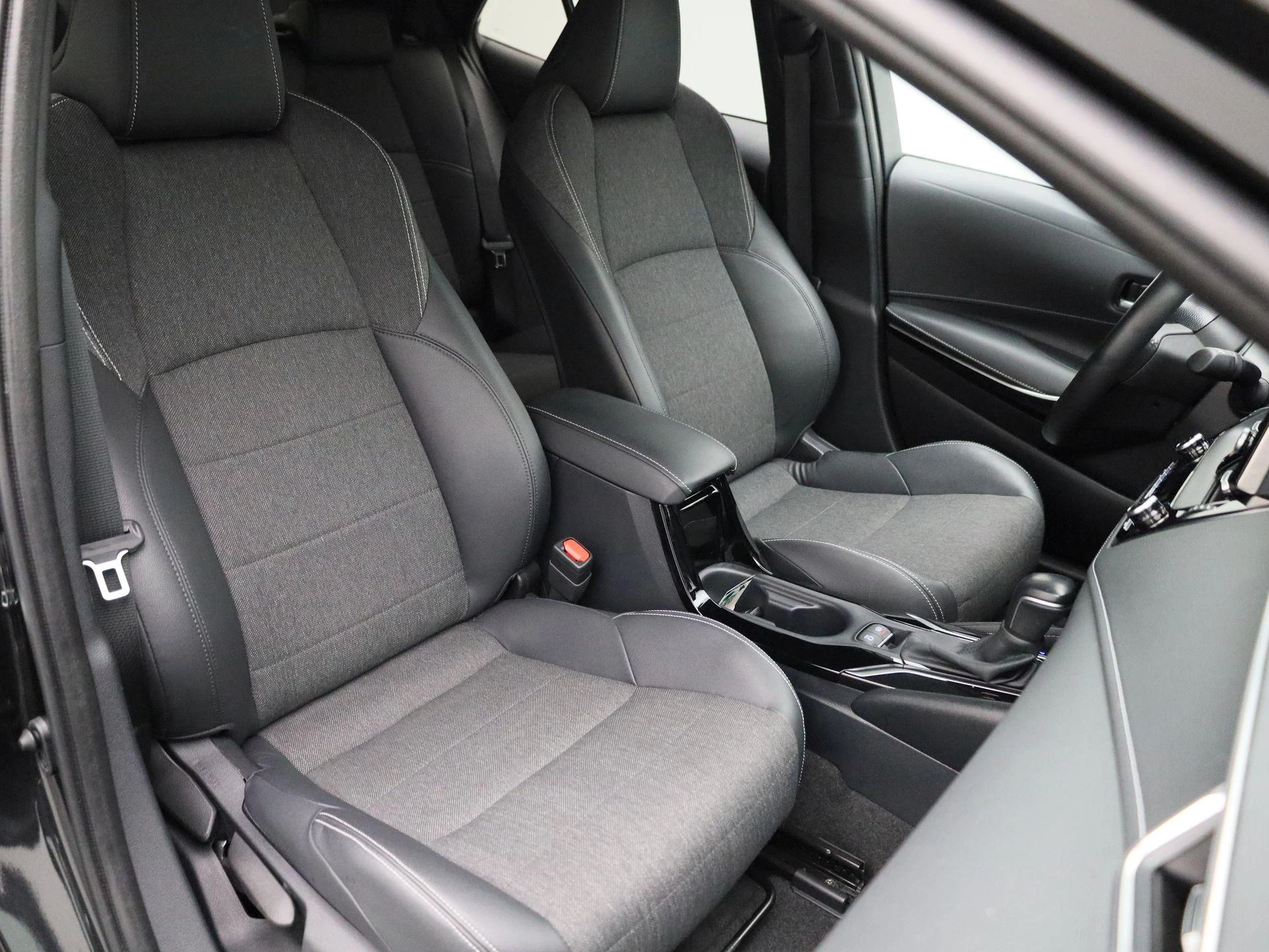 Toyota Corolla 1.8 Hybrid Business Plus
