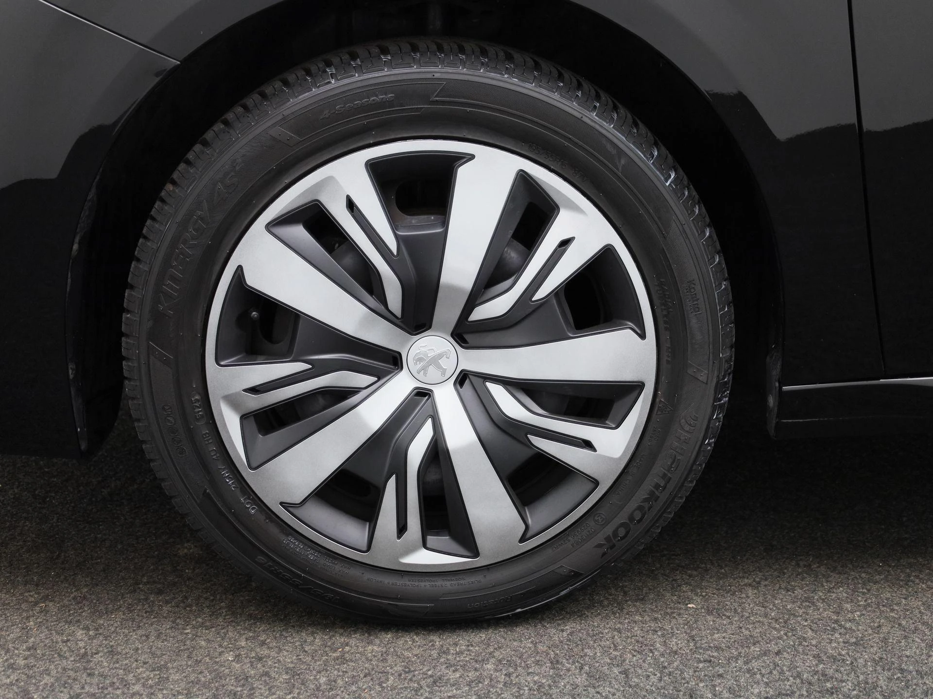 Peugeot-208-image-12