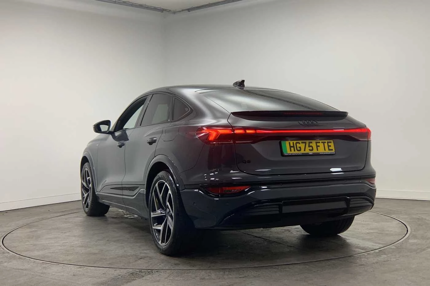 Audi-Q6 e-tron-image-2