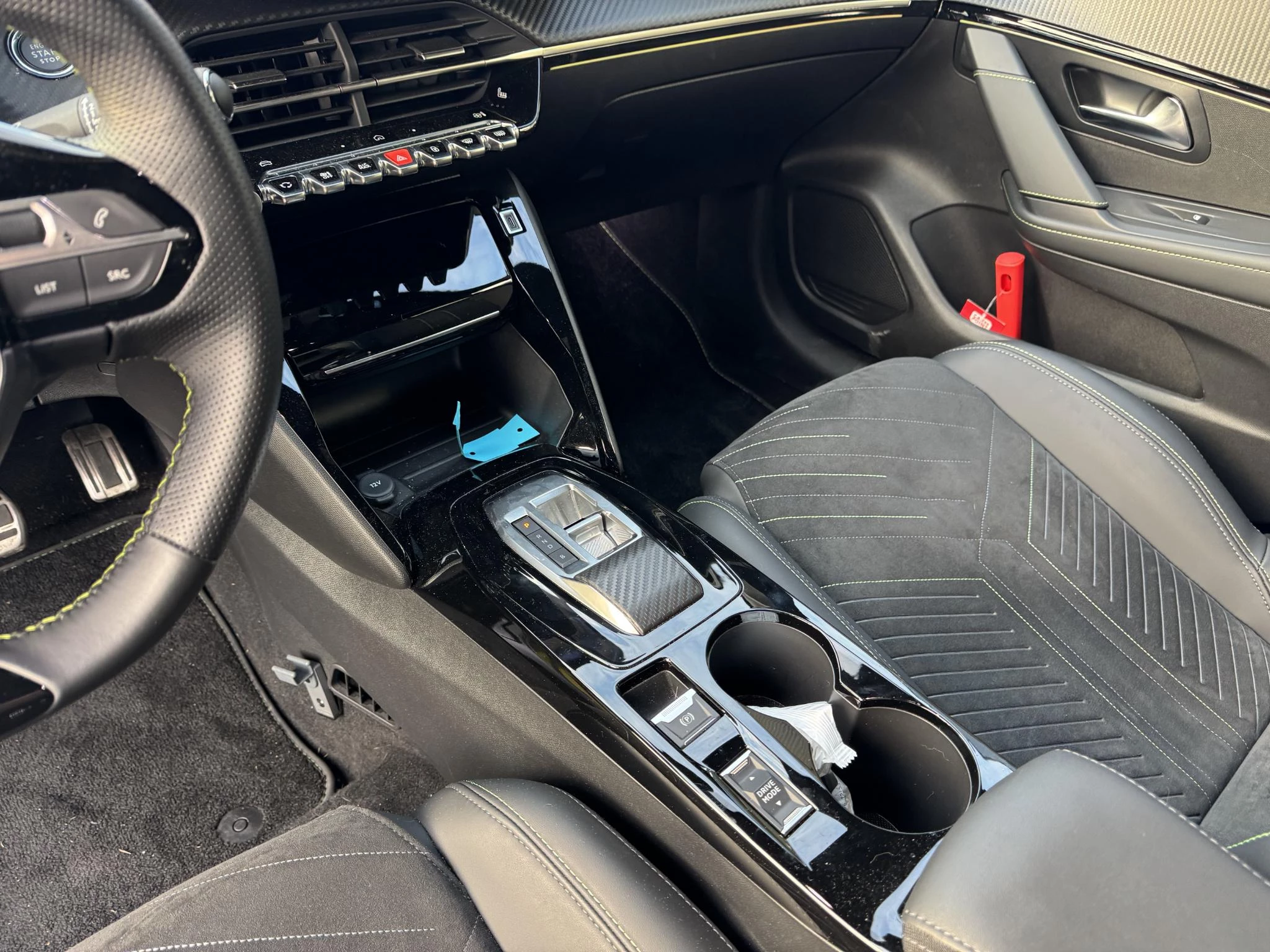 Peugeot-e-208-image-18