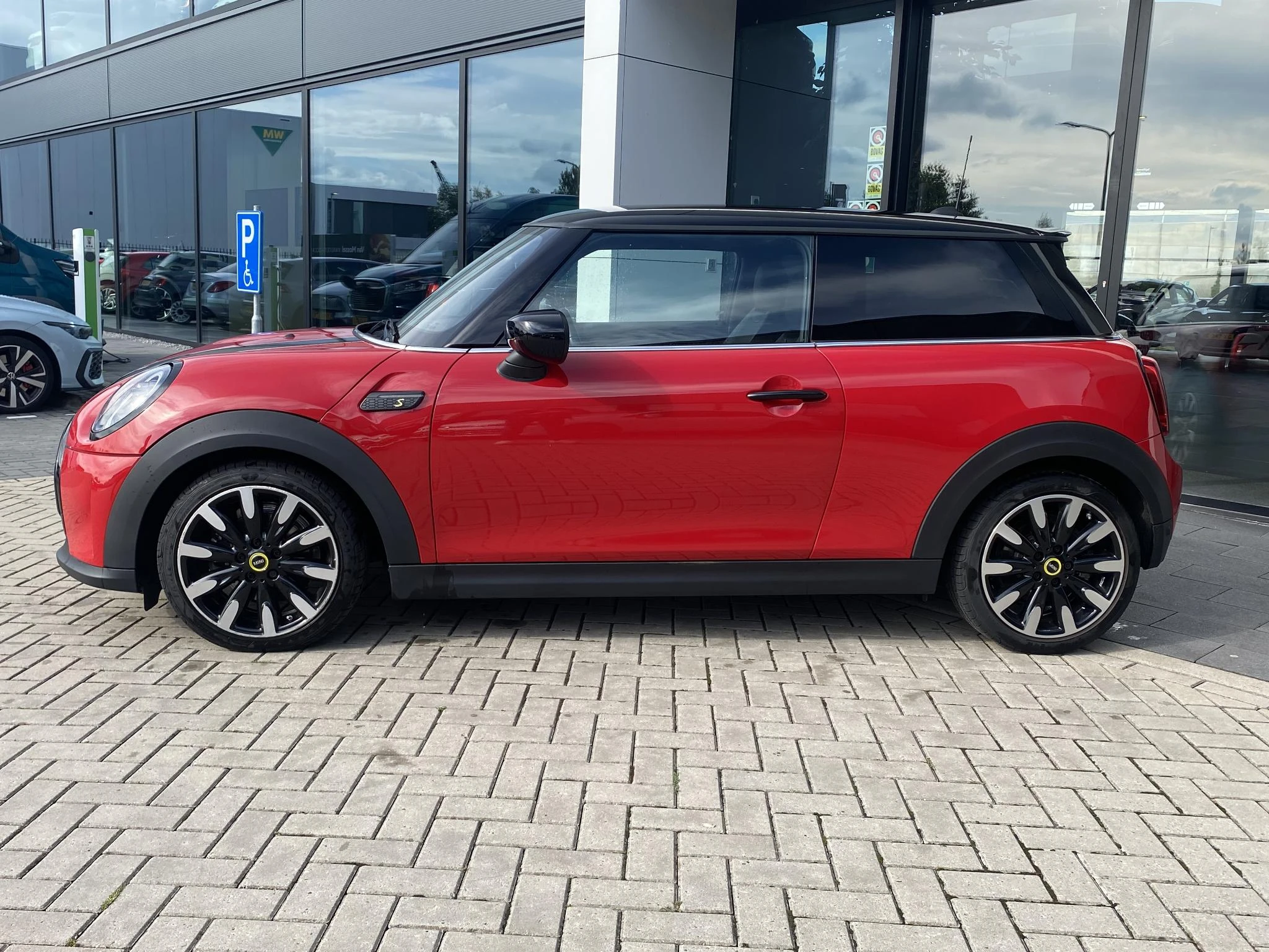 MINI-Electric-image-1