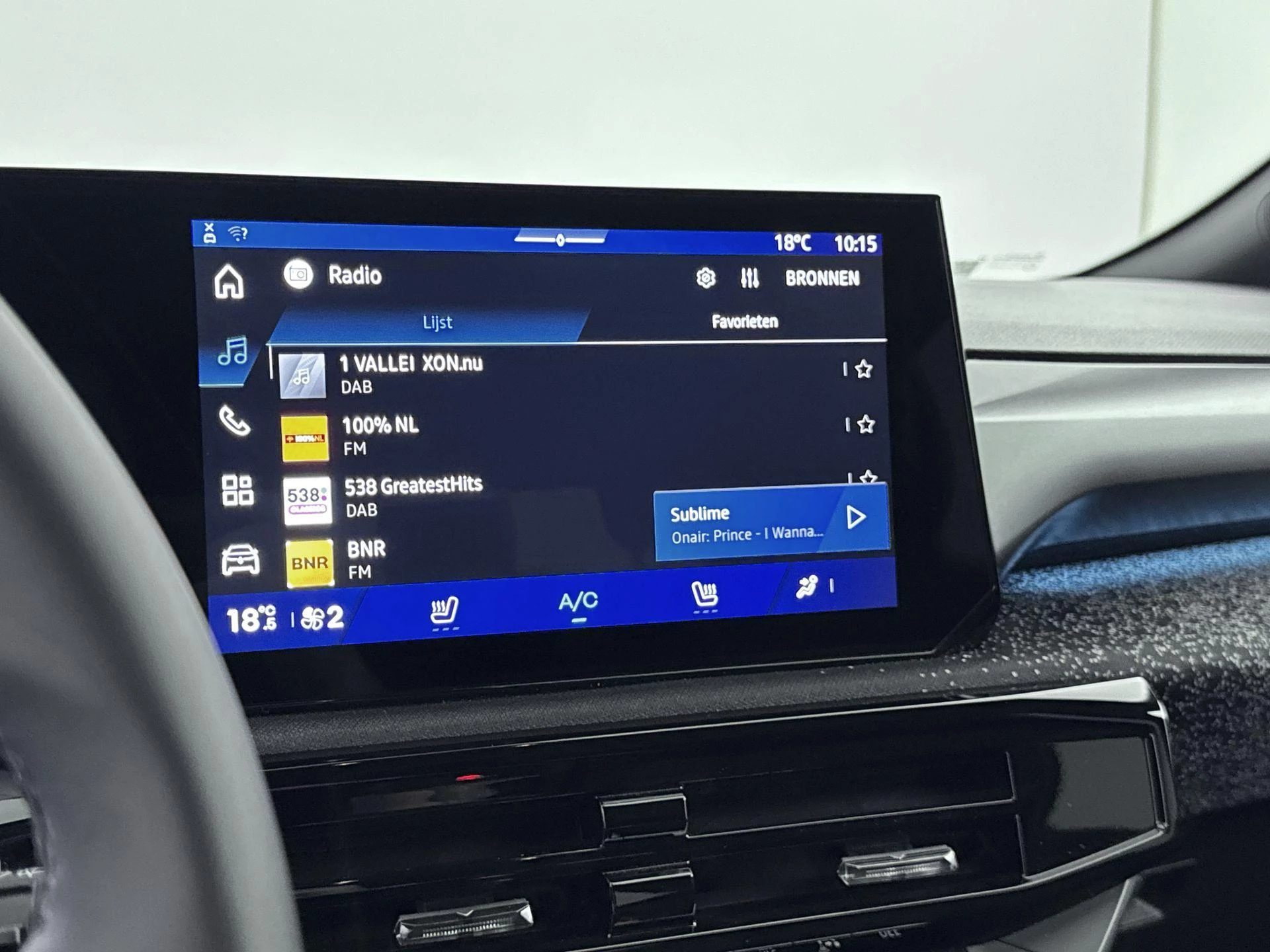 Renault-Clio-image-6