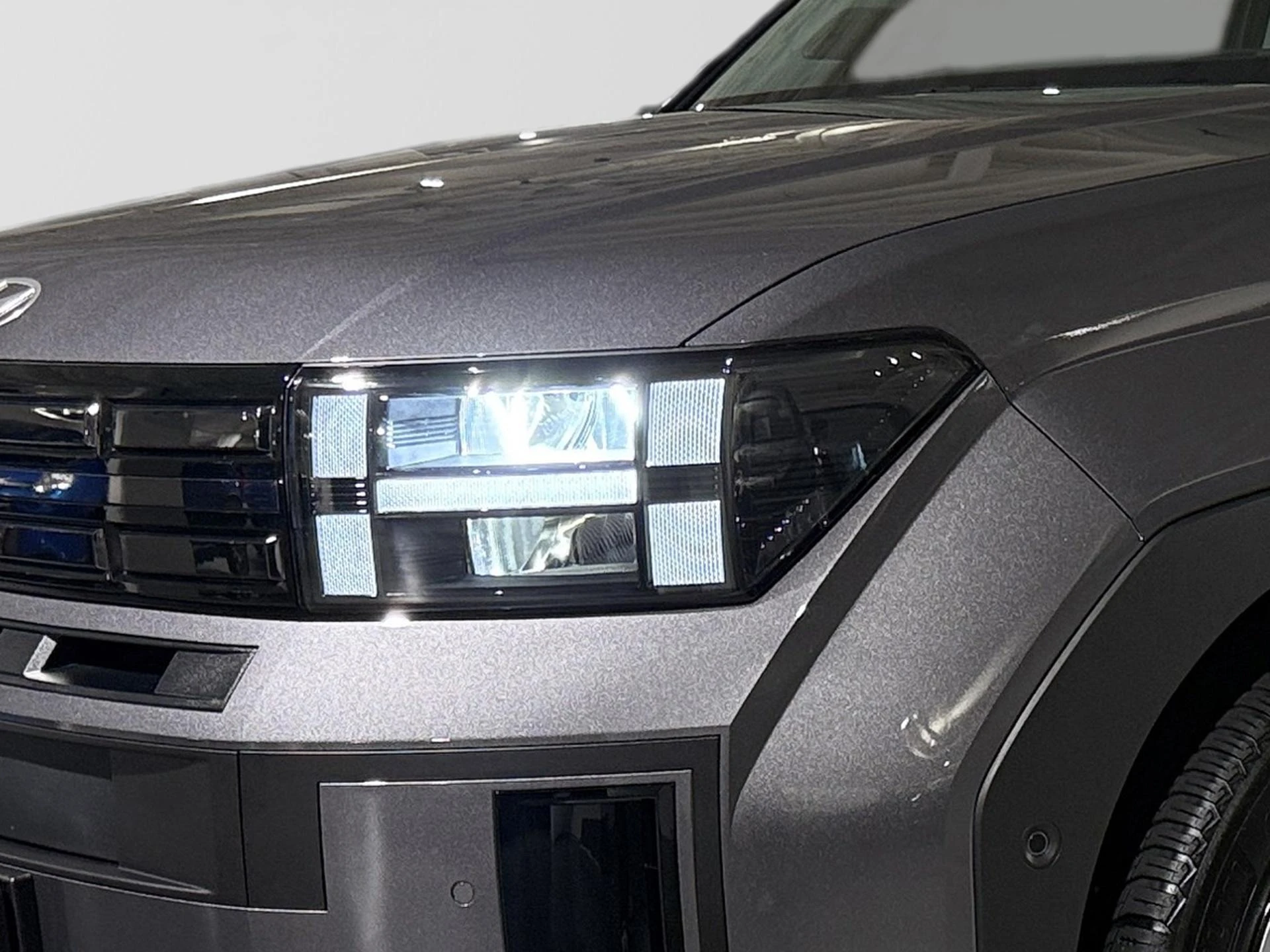 Hyundai-Santa Fe-image-20