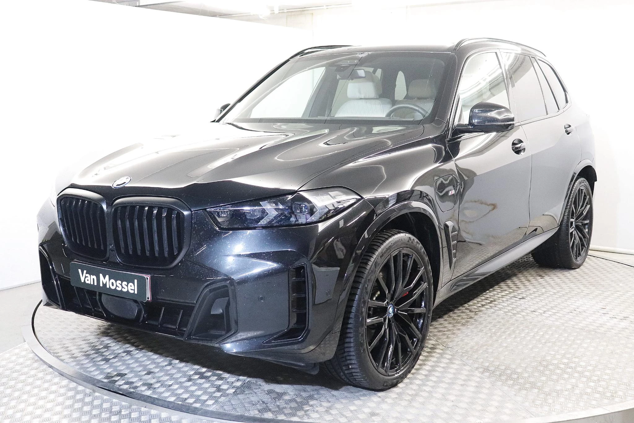 BMW-X5-image-0