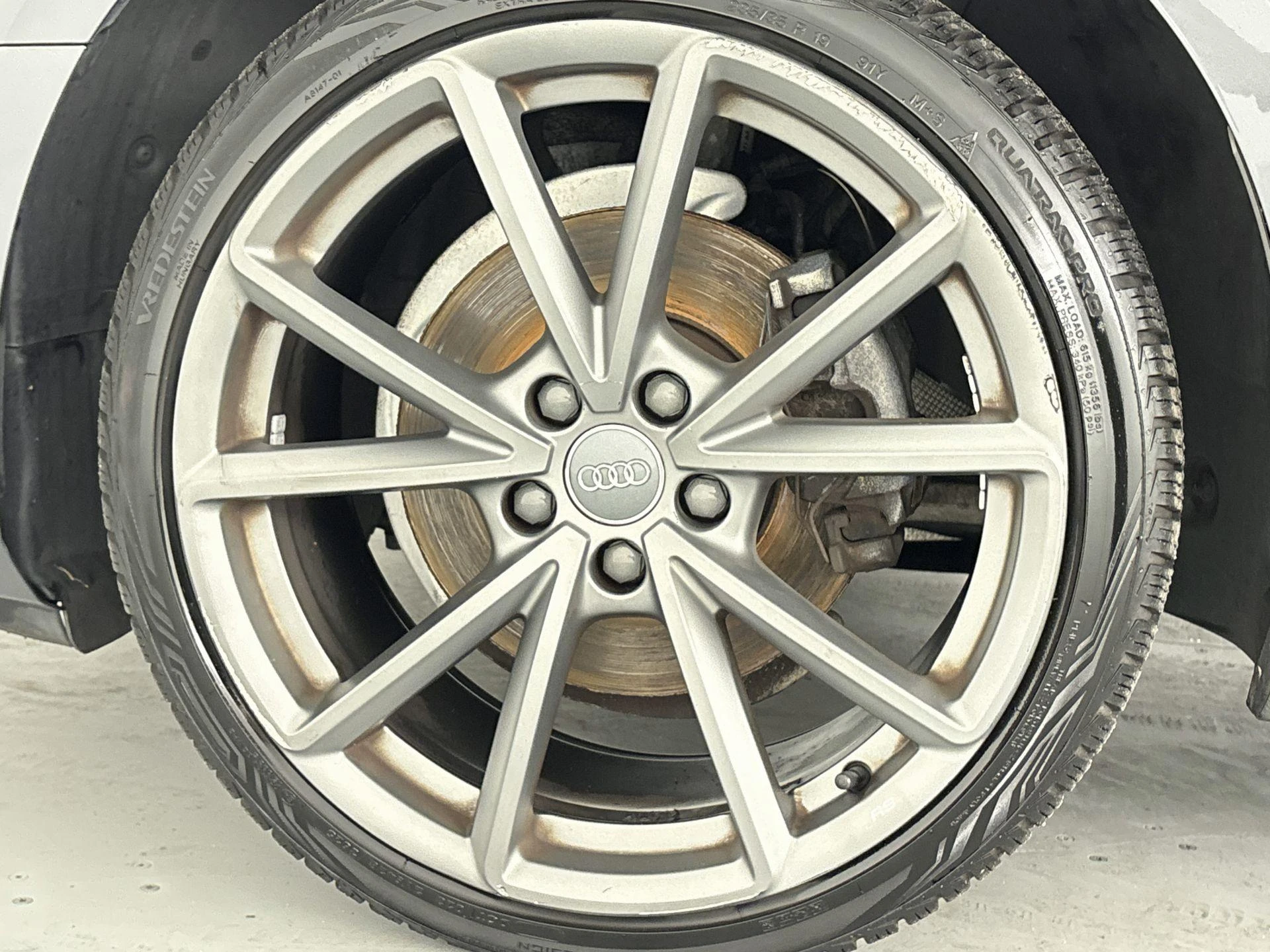 Audi-A4-image-12