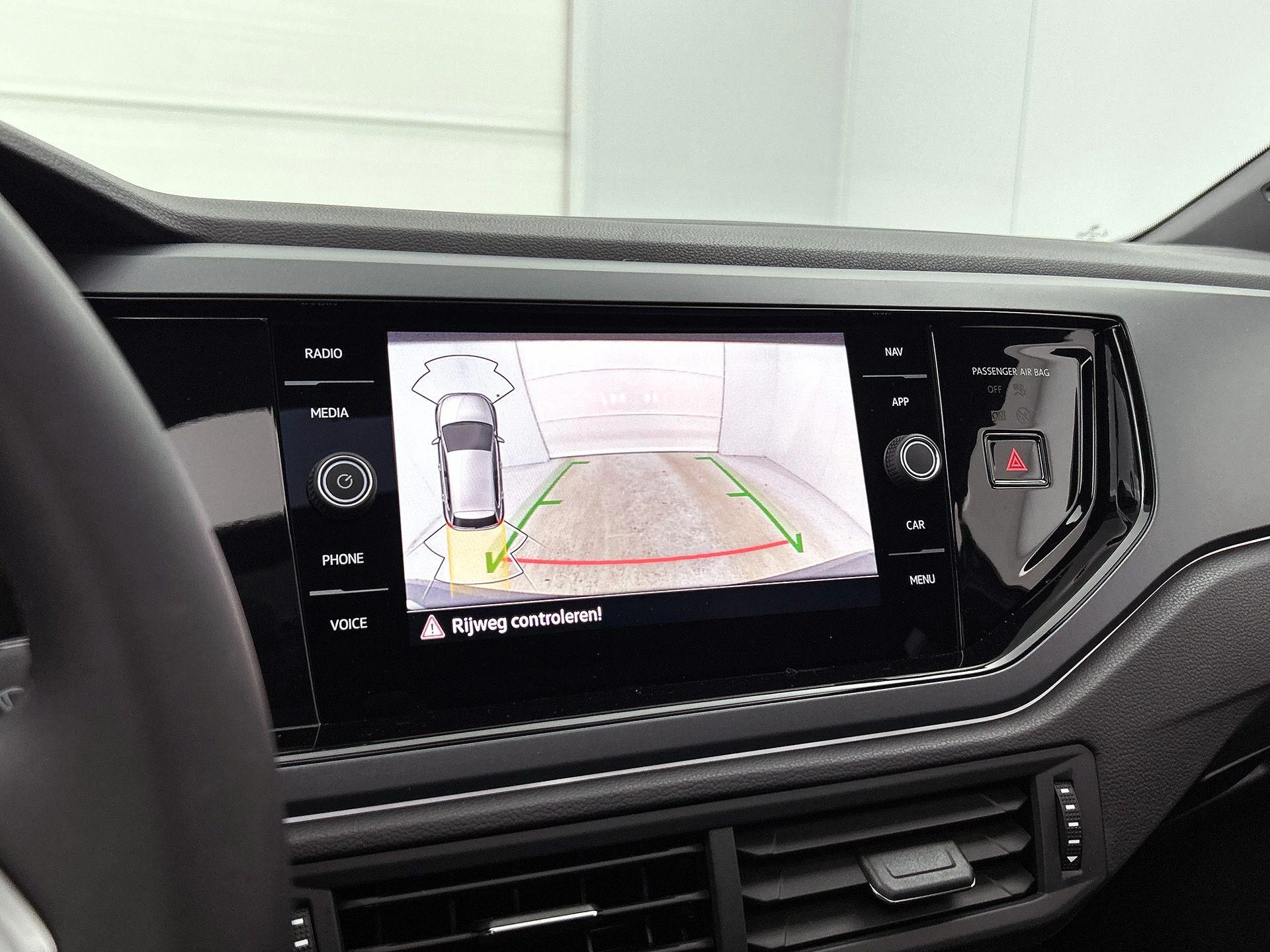 Volkswagen-Polo-image-13