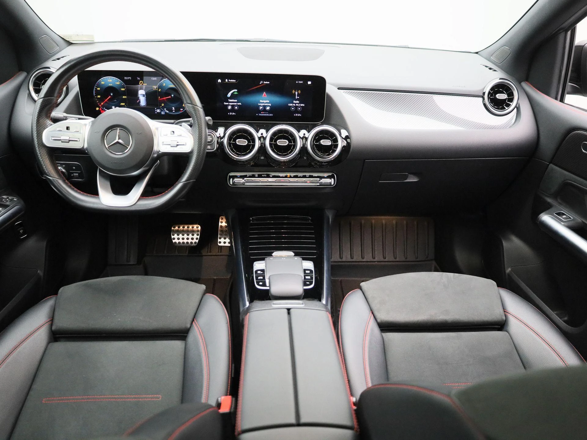Mercedes-Benz-B-Klasse-image-7