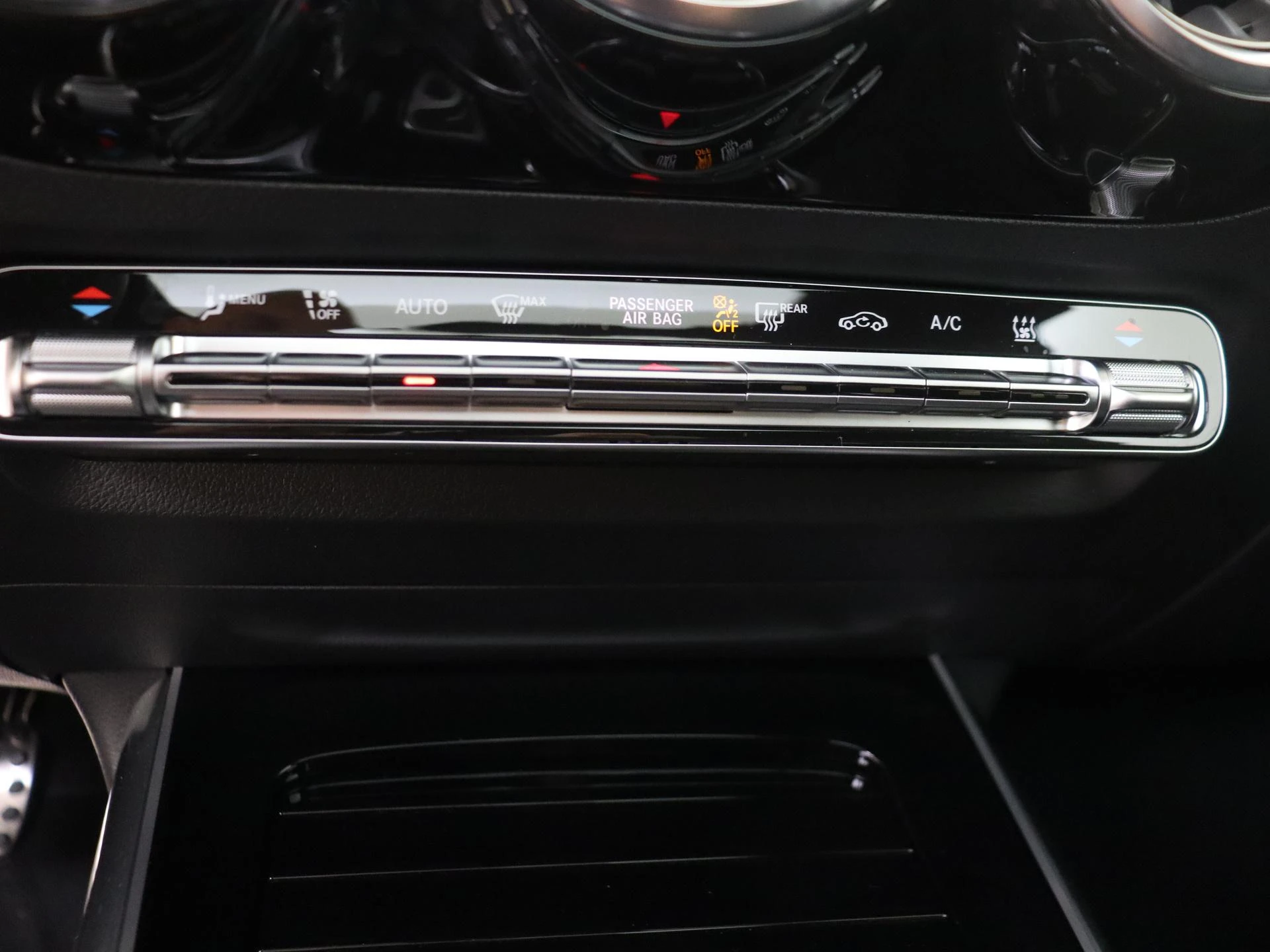 Mercedes-Benz-EQA-image-21