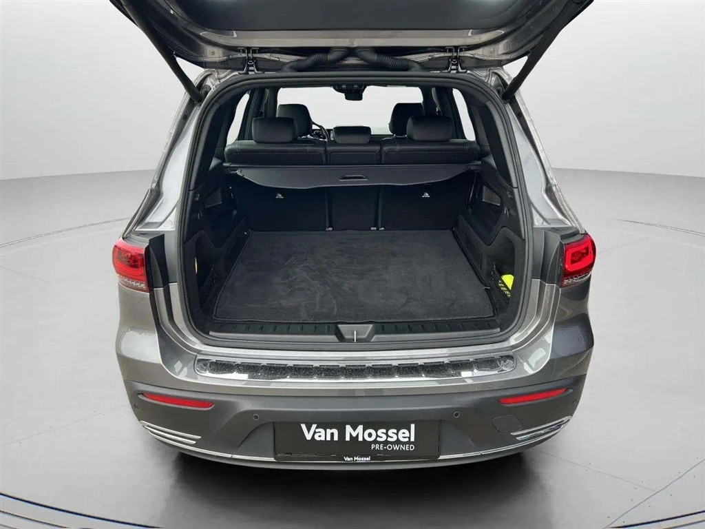 Mercedes-Benz-EQB-image-21