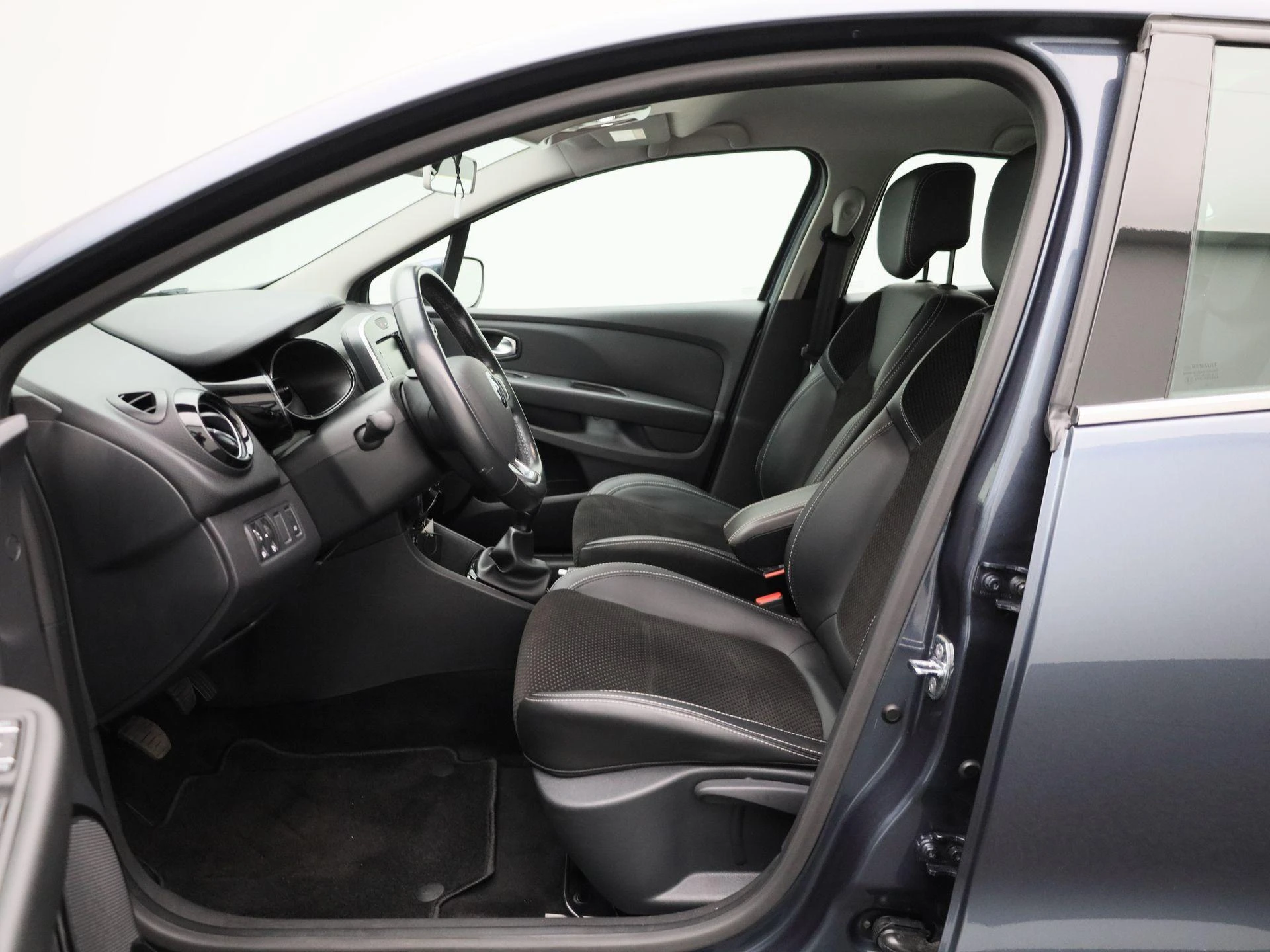 Renault-Clio-image-9