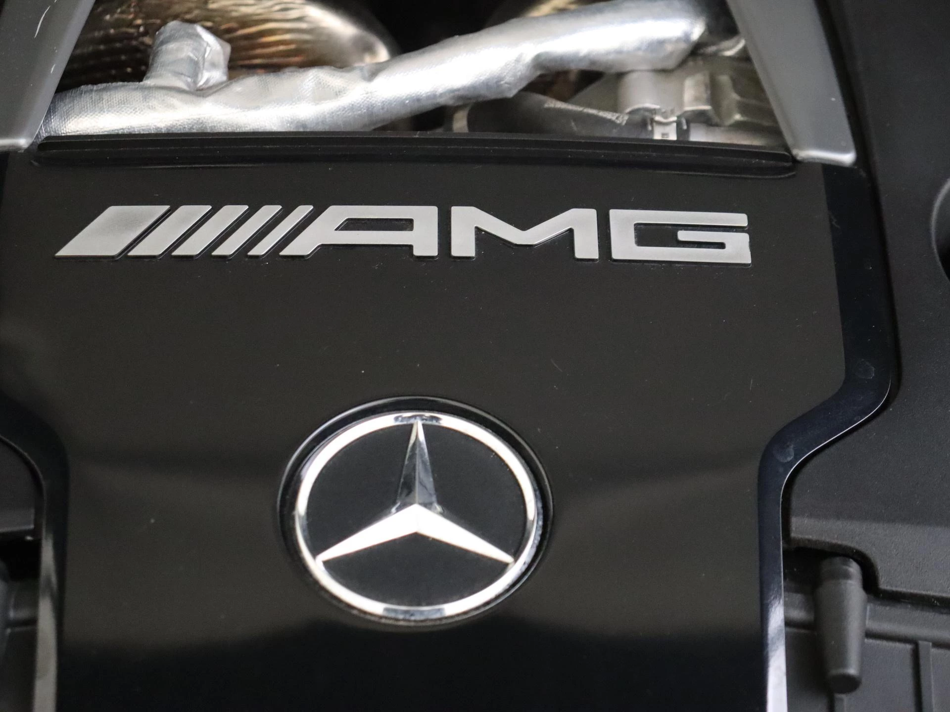 Mercedes-Benz-G-Klasse-image-9