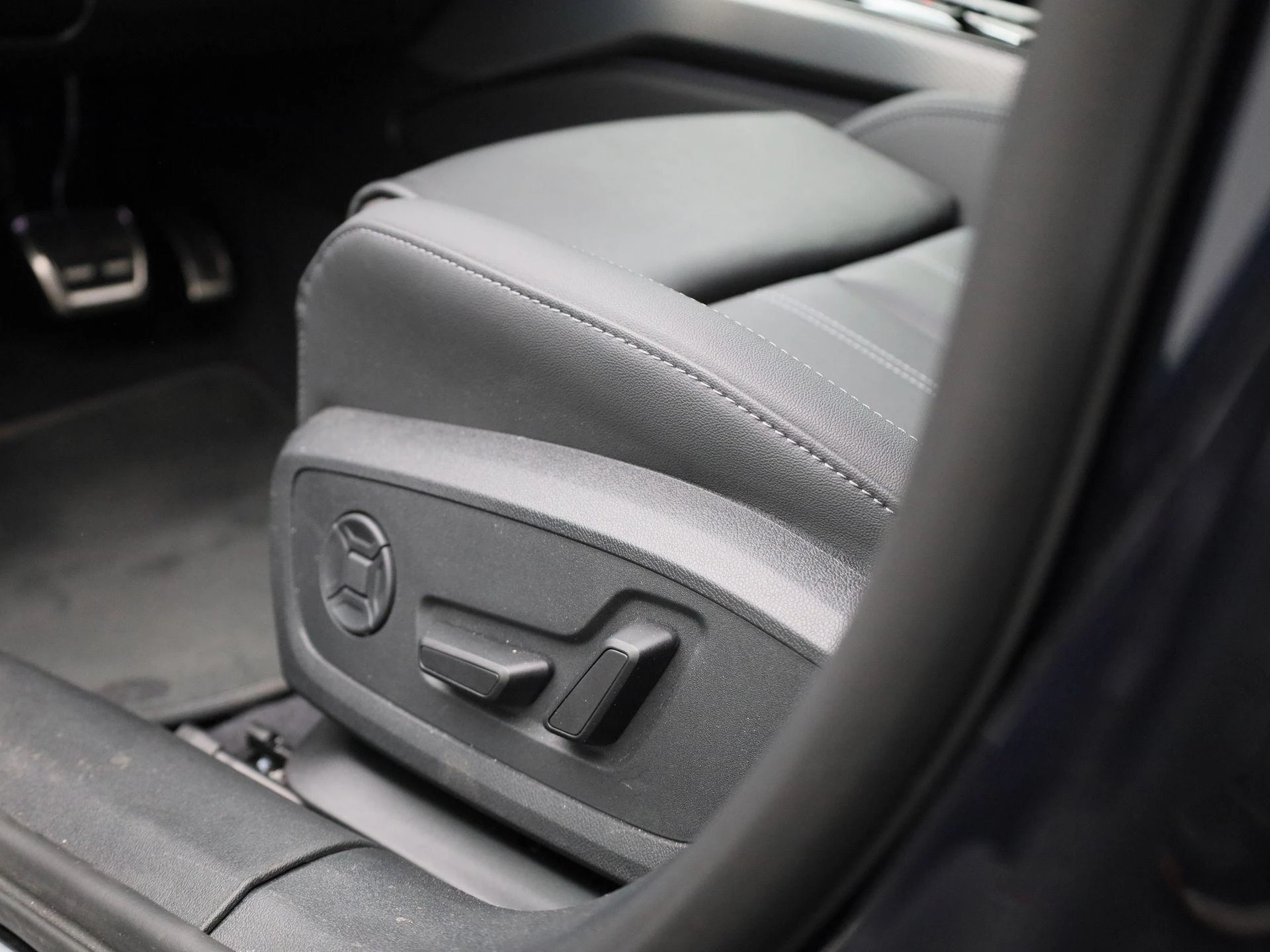 Audi A5 Avant 2.0 e-hybrid quattro S edition Competition