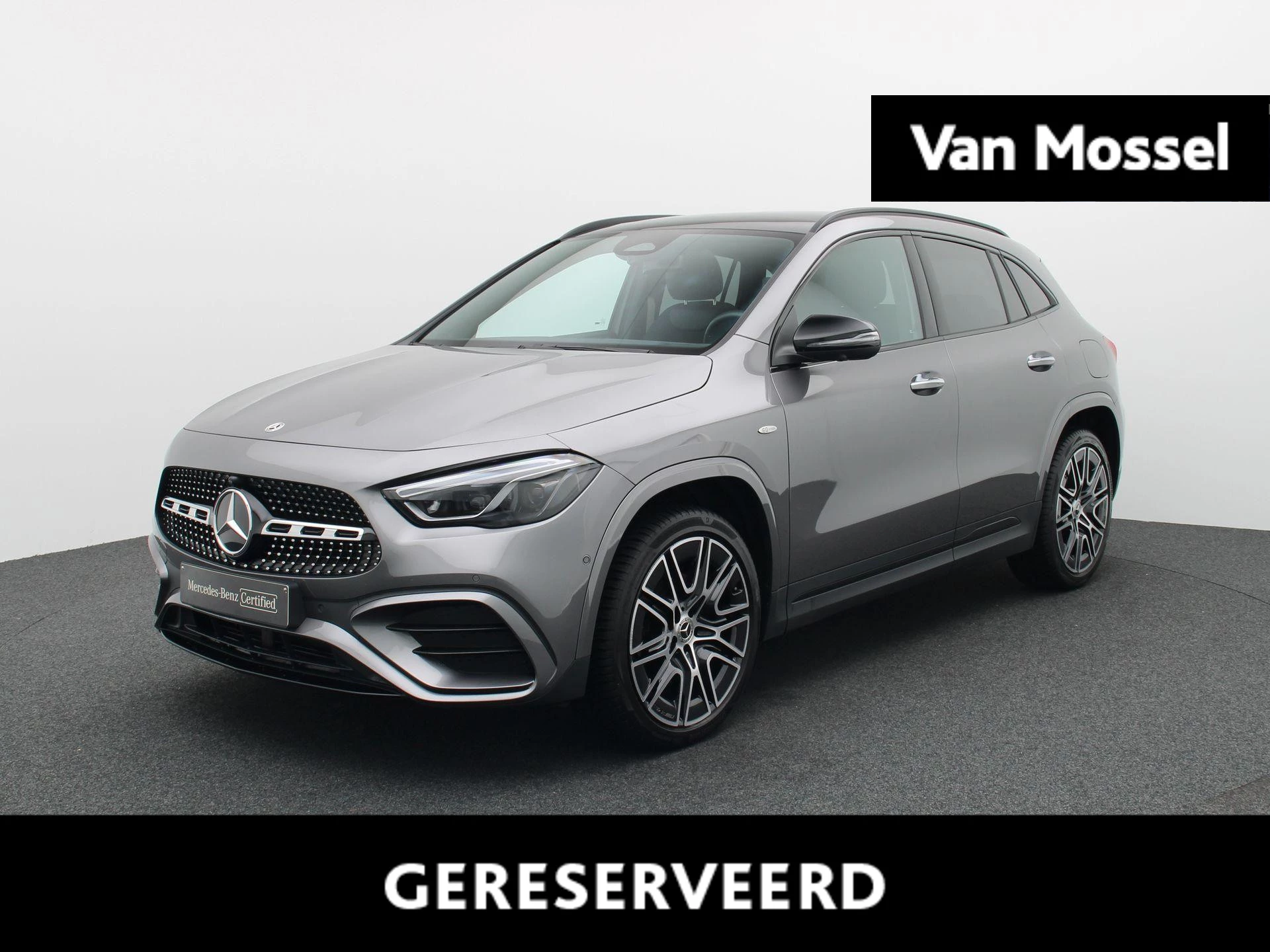 Mercedes-Benz-GLA-image-0