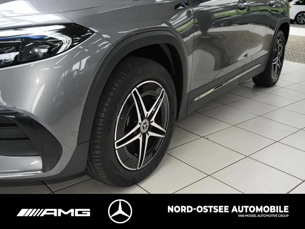 Mercedes-Benz EQB 300 4M AMG PANO KAMERA LED DISTRONIC SITZHZG AMG Line