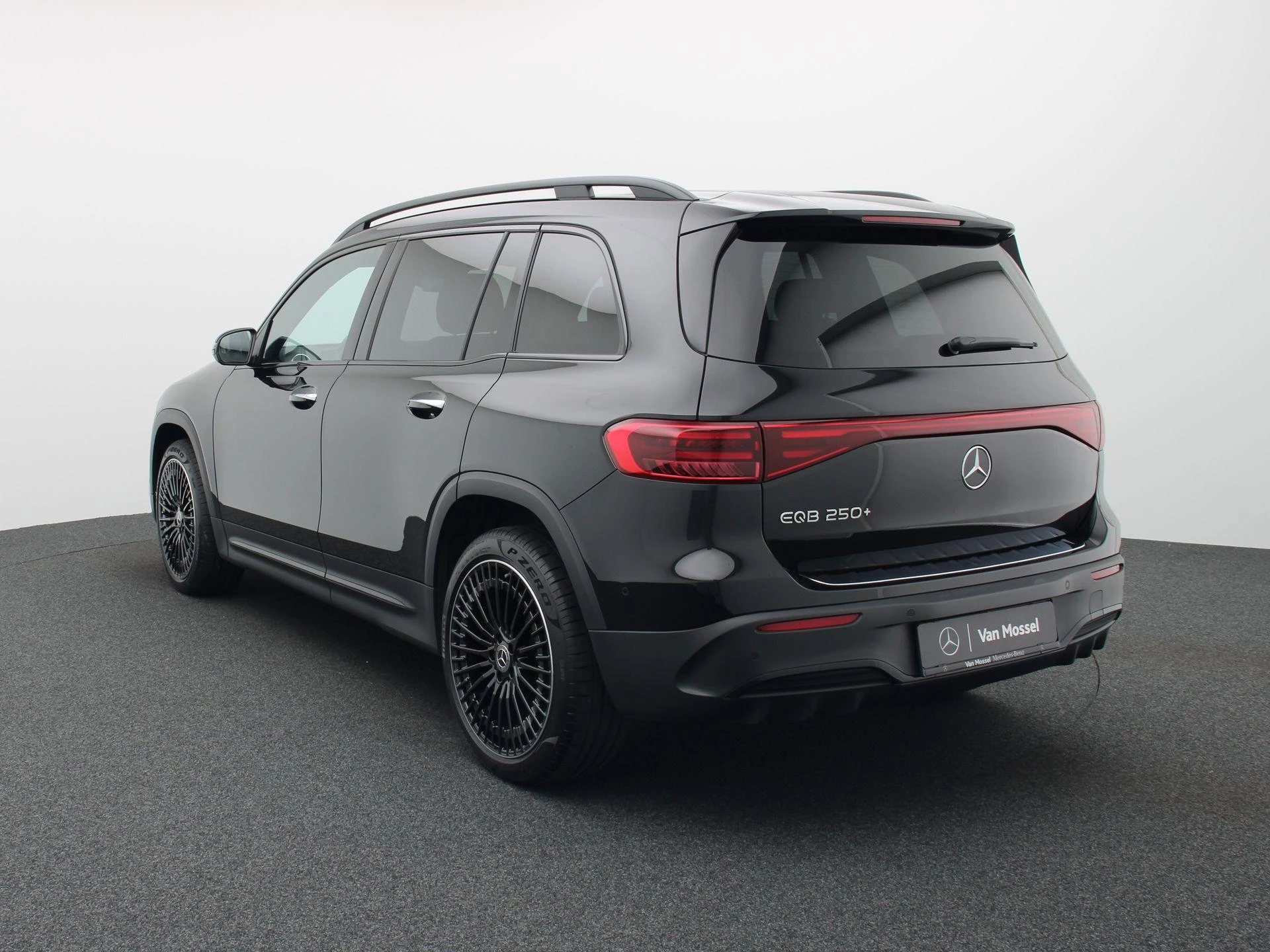 Mercedes-Benz EQB 250+ Star Edition + BURMESTER + HEAD UP + PANORAMISCH DAK +