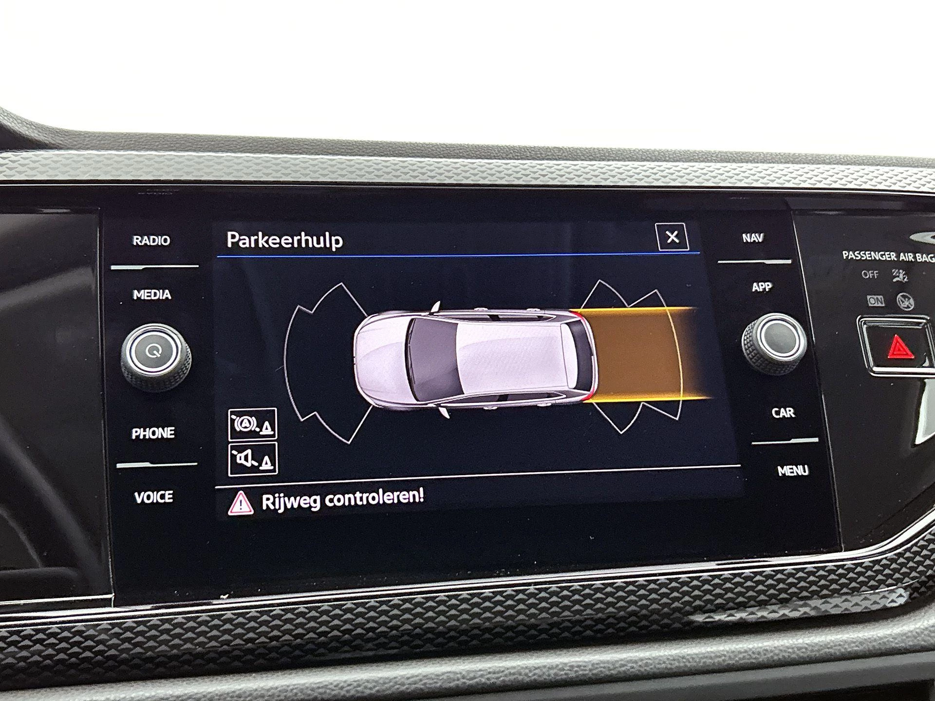 Volkswagen-Polo-image-10